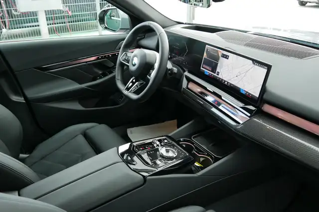 BMW 540 d xDrive *M-Paket Pro/AHK/B&W Sound/HUD/Integrallenkung/Standhzg.* Ansicht 37