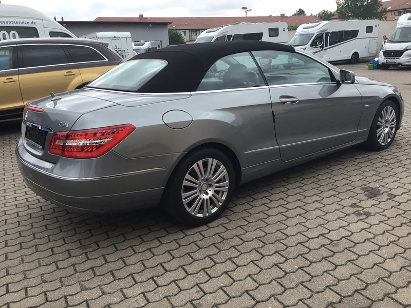 Mercedes-Benz E 220 E 220 CDI BlueEfficiency Cabrio Automatik — photo 2