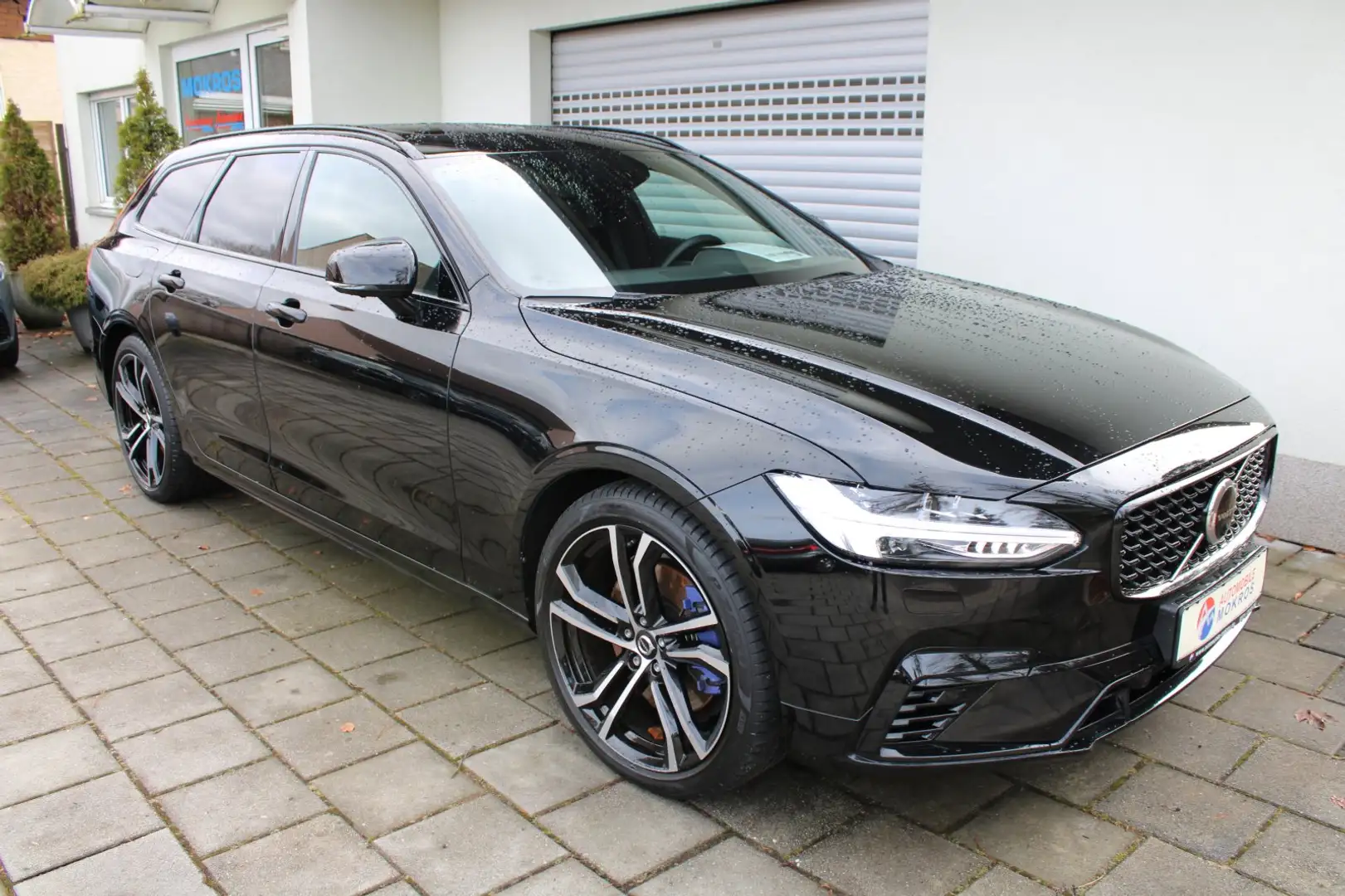 Volvo V90 T8 Recharge AWD Geartronic R-Design FOUR-C Panoram Negro - 1