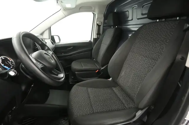 Mercedes-Benz Vito view 11