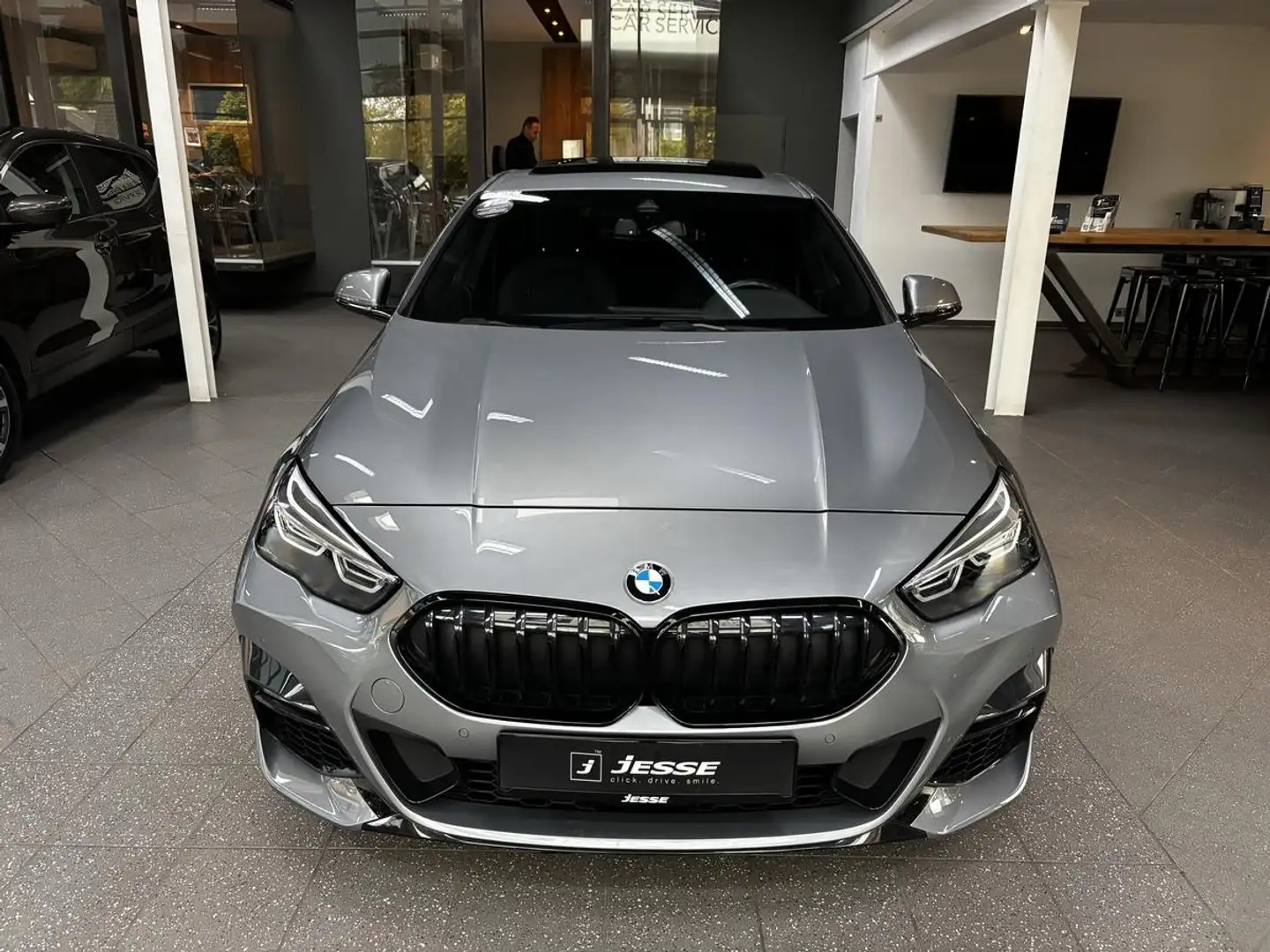 BMW 218 M Sport LED LiveCockpitPro Pano Grijs - 2