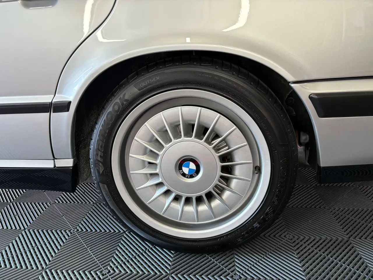 BMW M5 3.5i, foto 4