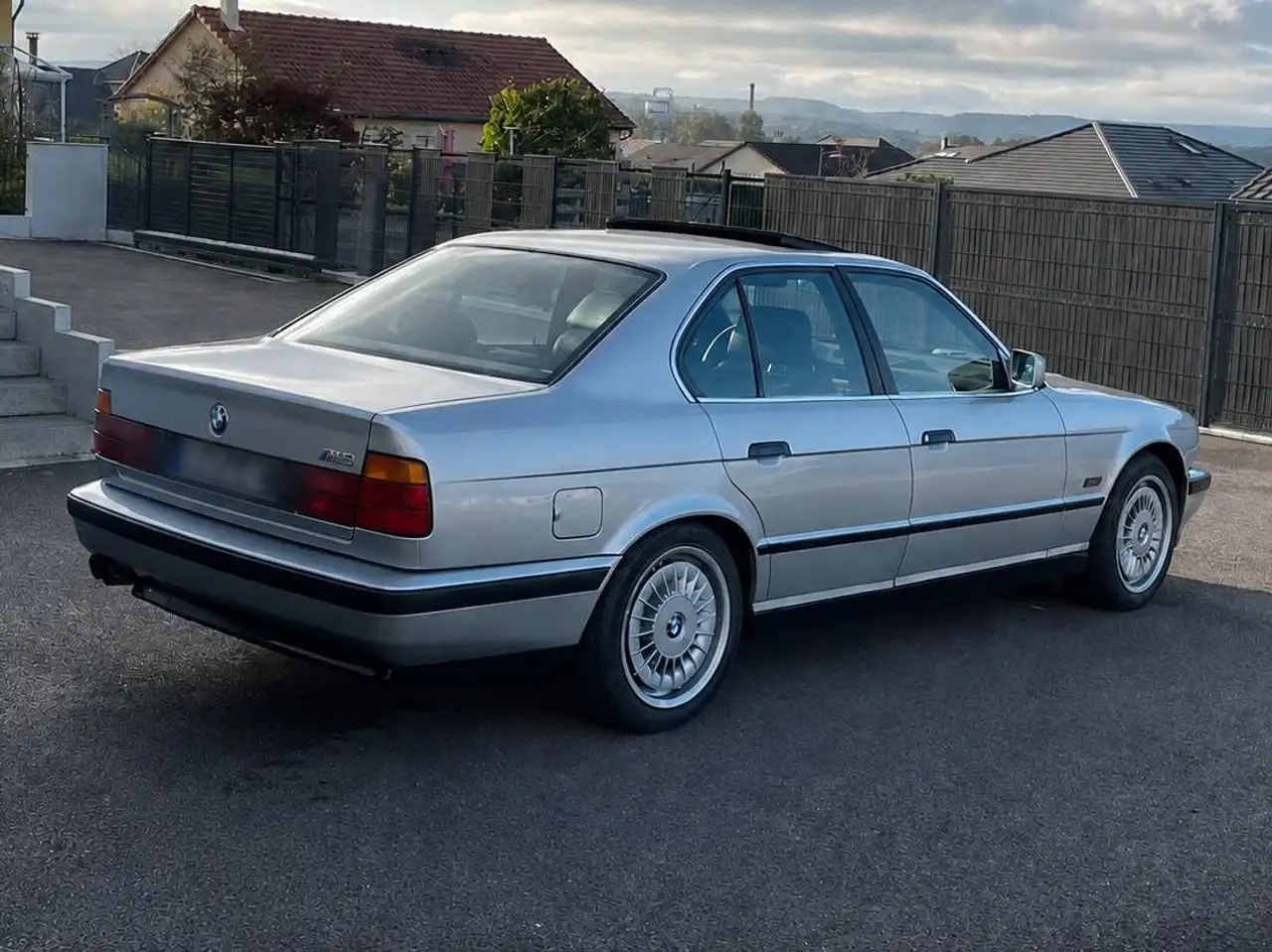 BMW M5 3.5i, foto 2