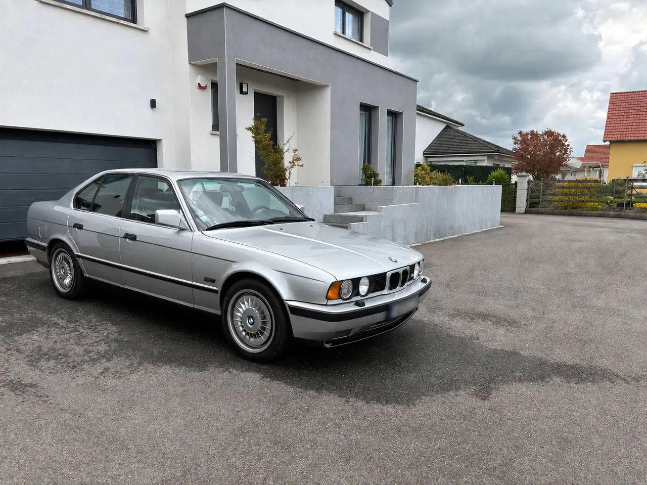 BMW M5 3.5i, foto 1