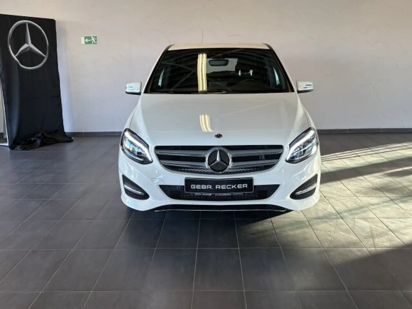 Mercedes-Benz B 180 B 180 Style 7G-DCT AHK LED Kamera Spiegel anklap Weiß - 2