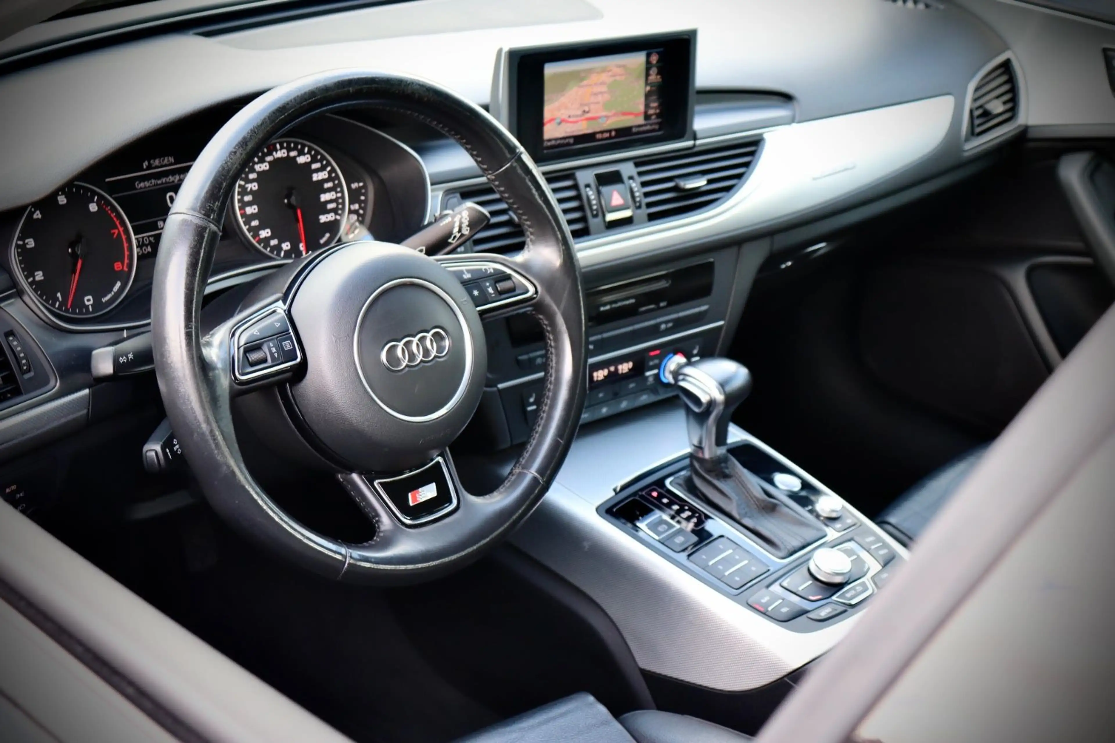 Audi A6 Avant 3.0 TFSI Quattro — photo 12