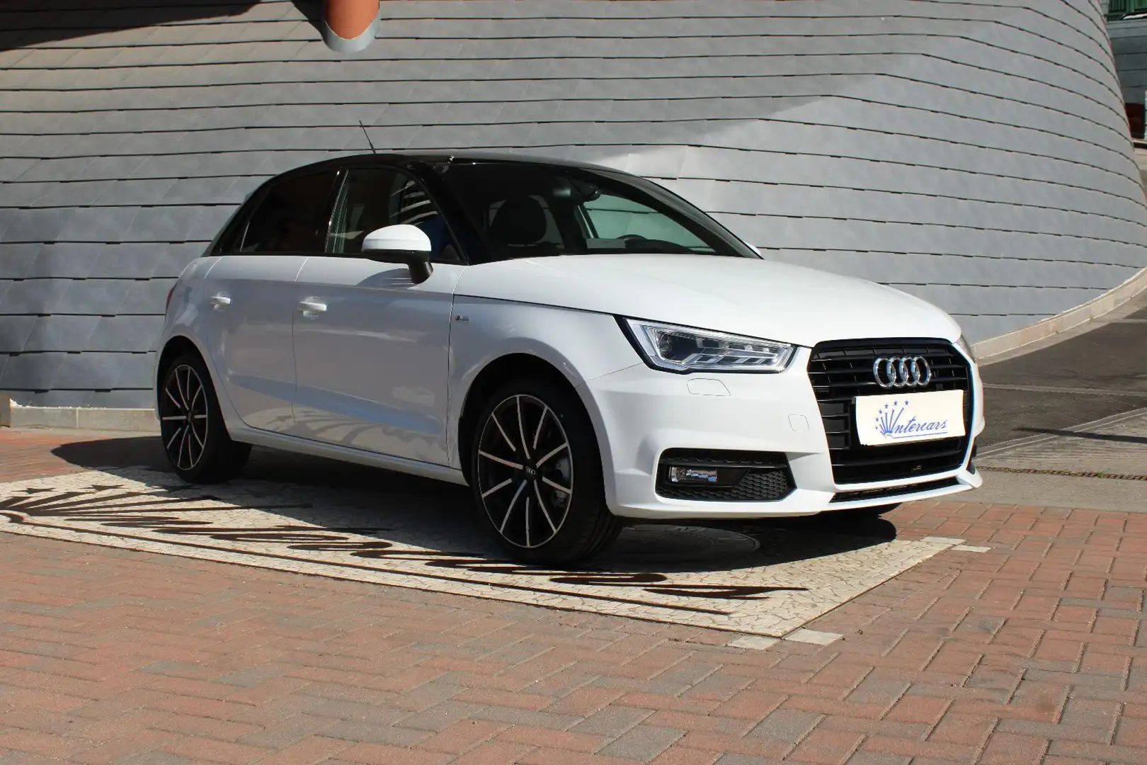 Audi A1 SPB 1.6TDI 116cv S-line-XENON Weiß - 2