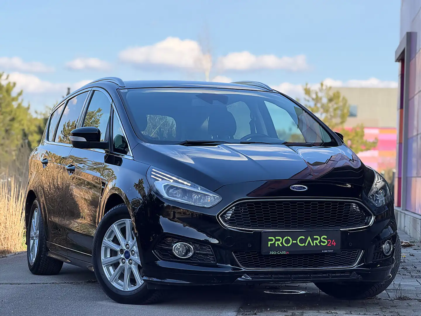 Ford S-Max S-MAX Titanium 2.0 TDCi // 7 SITZE // GARANTIE ... Schwarz - 1