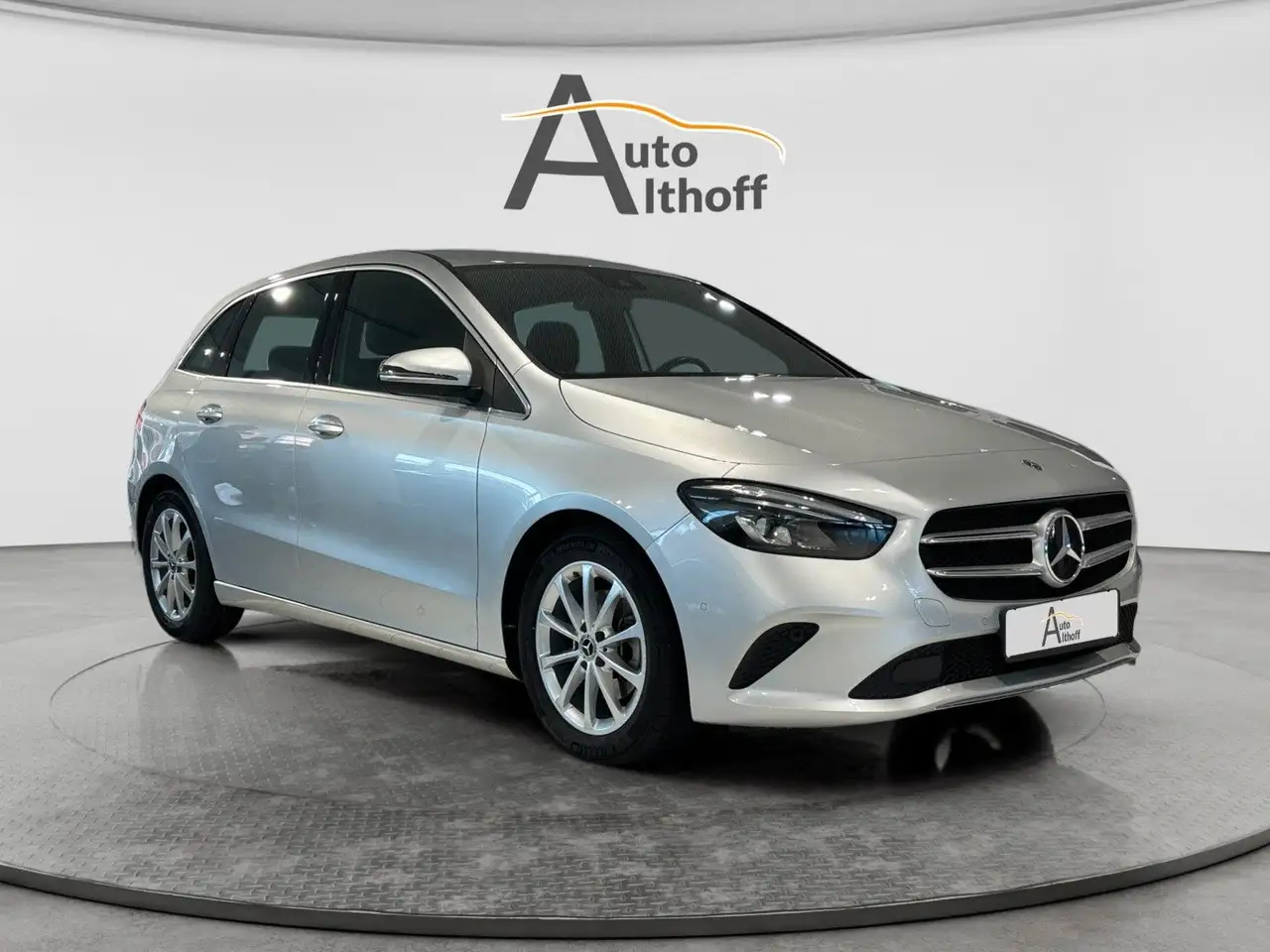 Mercedes-Benz B 200