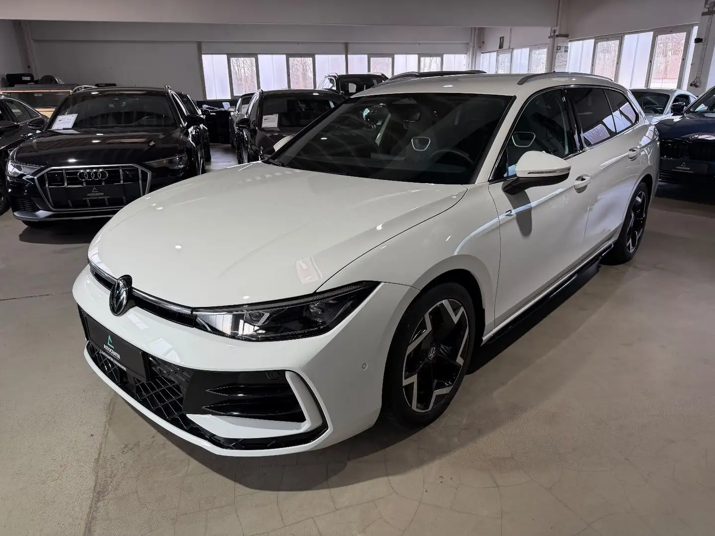 Volkswagen Passat Variant R-line *3.Zonen-Klima*Alcantara* Blanc - 2