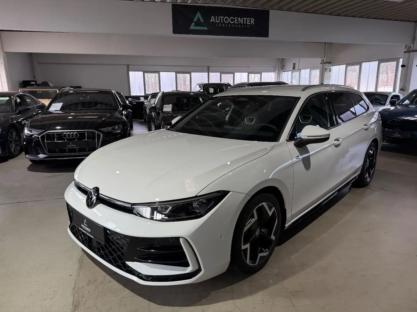 Volkswagen Passat Variant R-line *3.Zonen-Klima*Alcantara* Blanc - 1