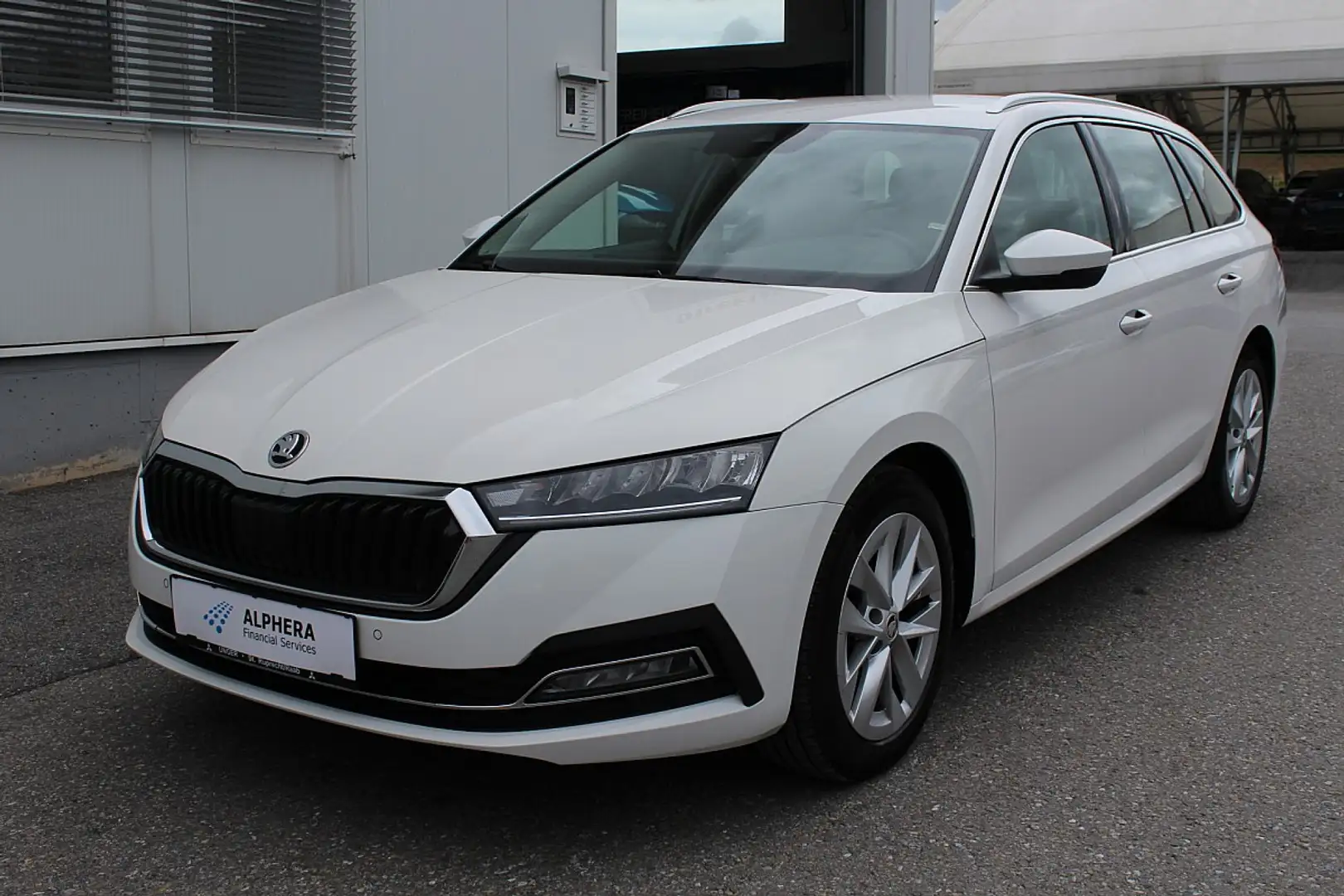 Skoda Octavia Combi 2,0 TDI Style DSG Weiß - 1