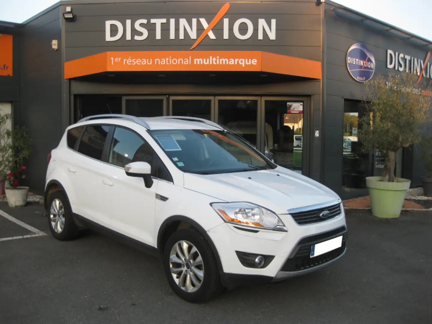 Ford Kuga 2.0 TDCI 140CH FAP TITANIUM Blanc - 1