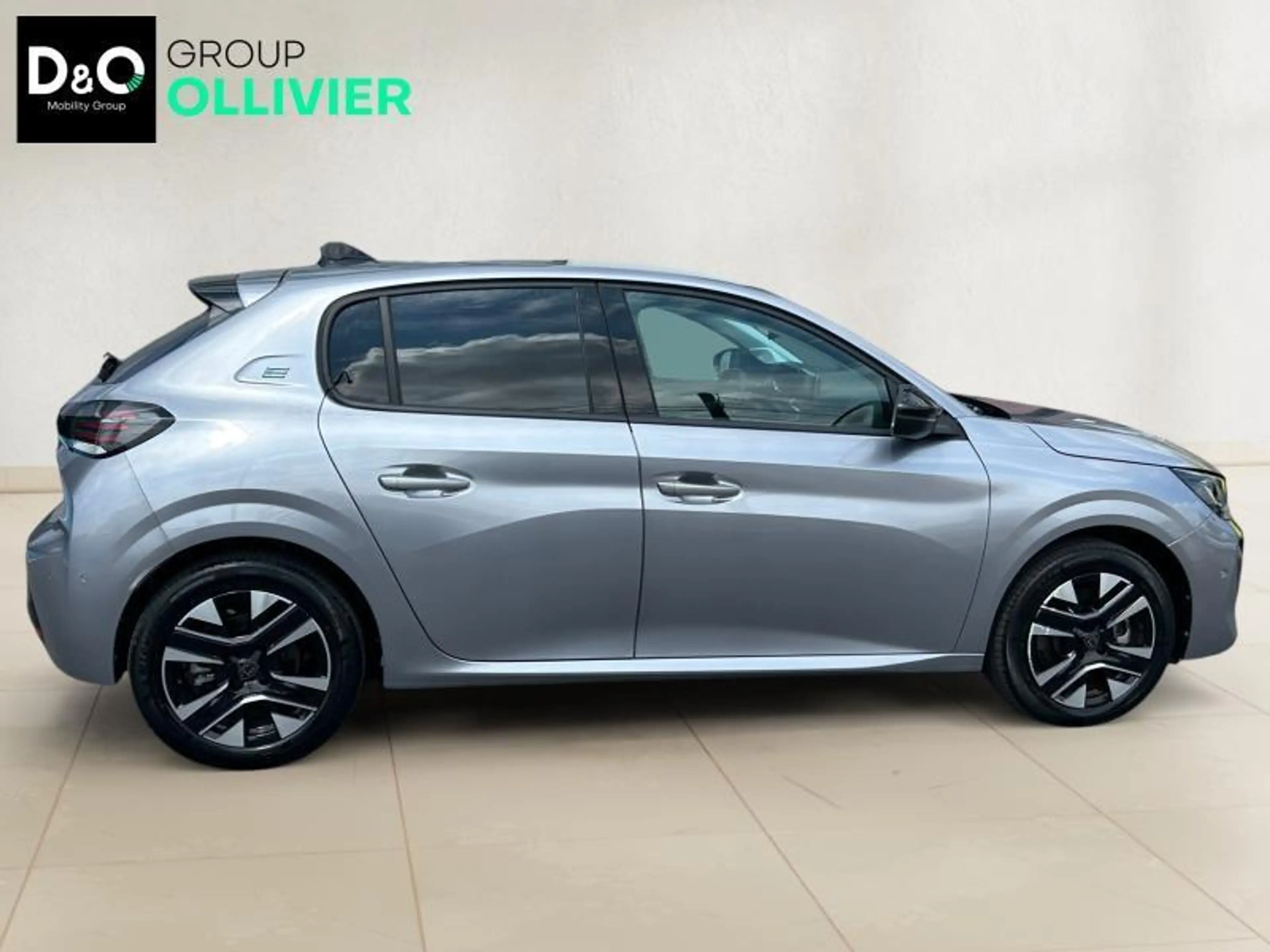 Peugeot e-208 Allure — photo 7