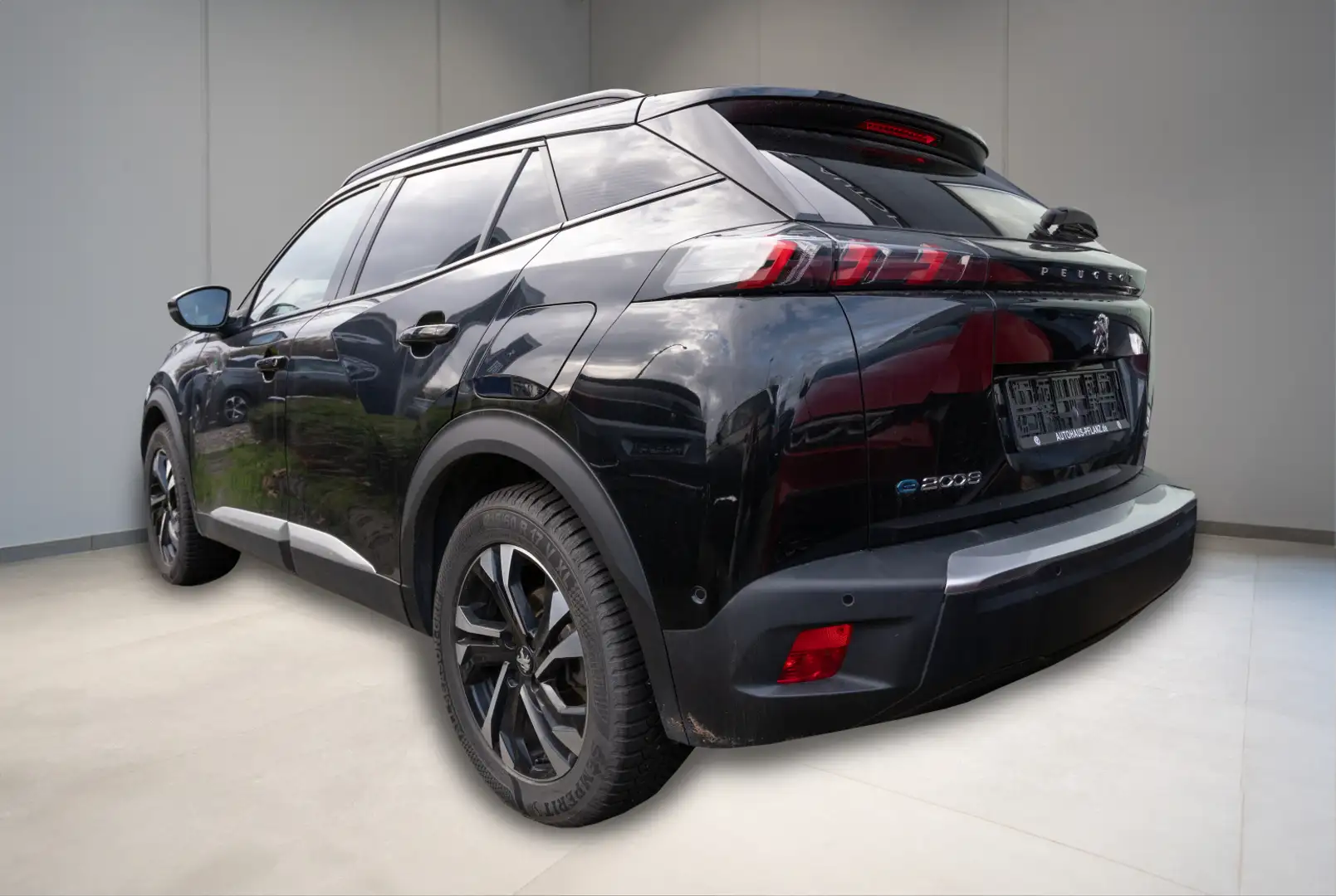 Peugeot 2008 GT 1.2 PureTech 130 EAT8 Noir - 2