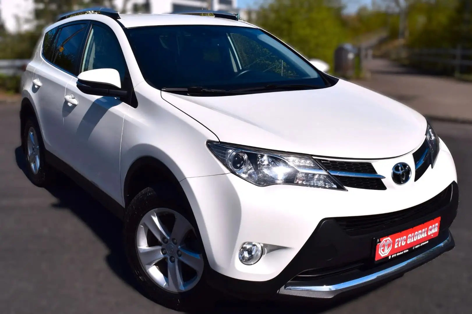 Toyota RAV 4 RAV4 Executive LEDER,NAVI,AHK, Weiß - 2