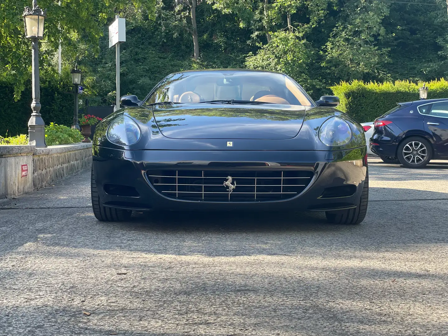 Ferrari 612 612 Scaglietti 5.7i V12 48v F1A Schwarz - 1