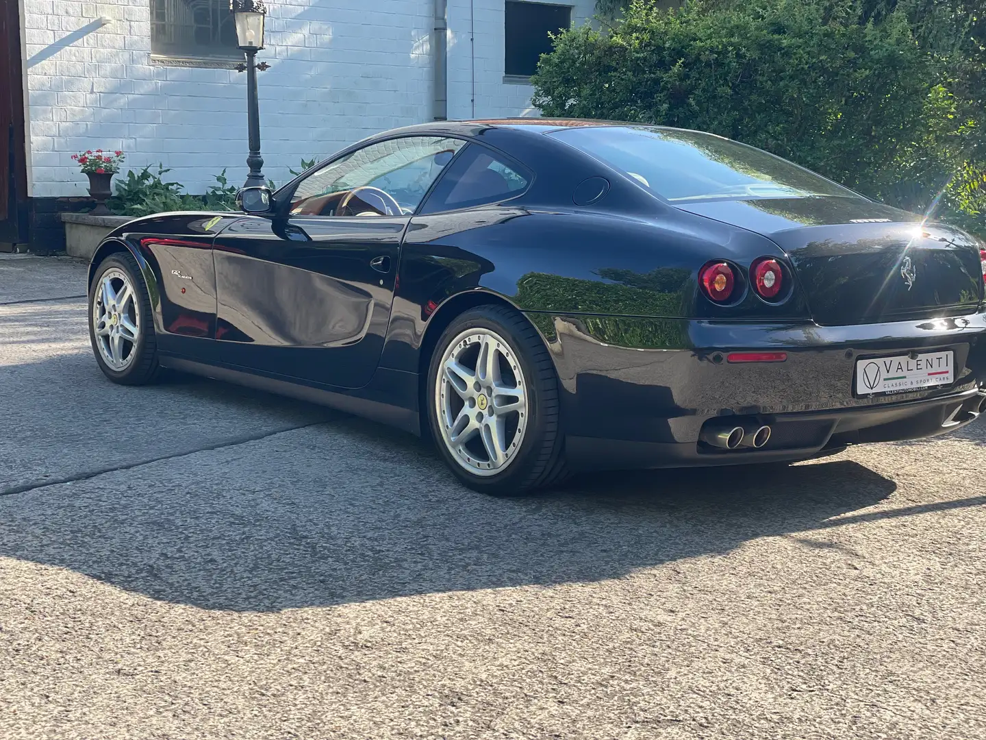 Ferrari 612 612 Scaglietti 5.7i V12 48v F1A Schwarz - 2