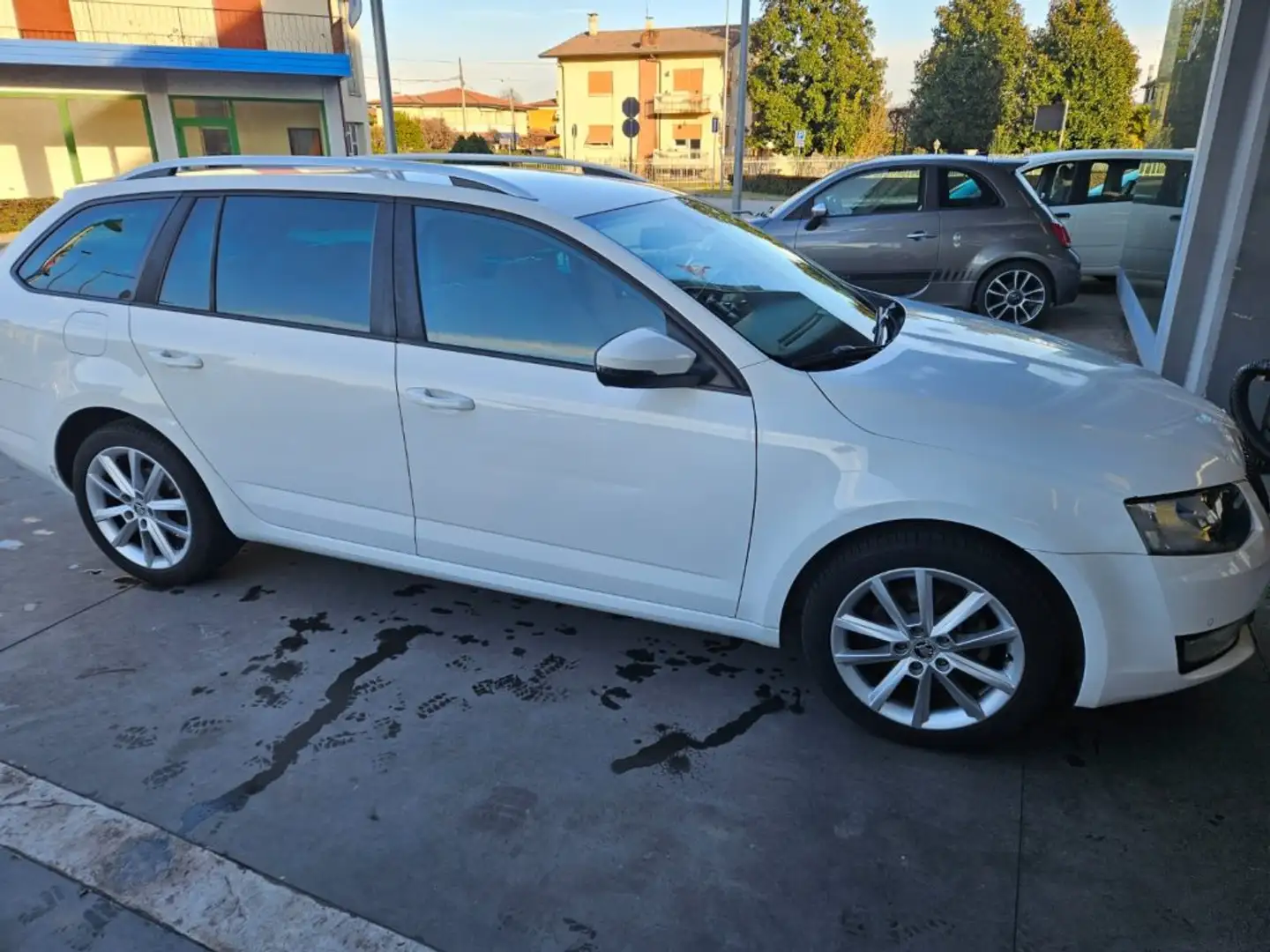Skoda Octavia 2.0 TDI CR DSG Wagon Executive Bianco - 2