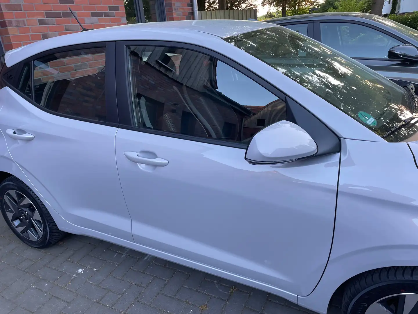 Hyundai i10 1.0 Trend Grau - 2