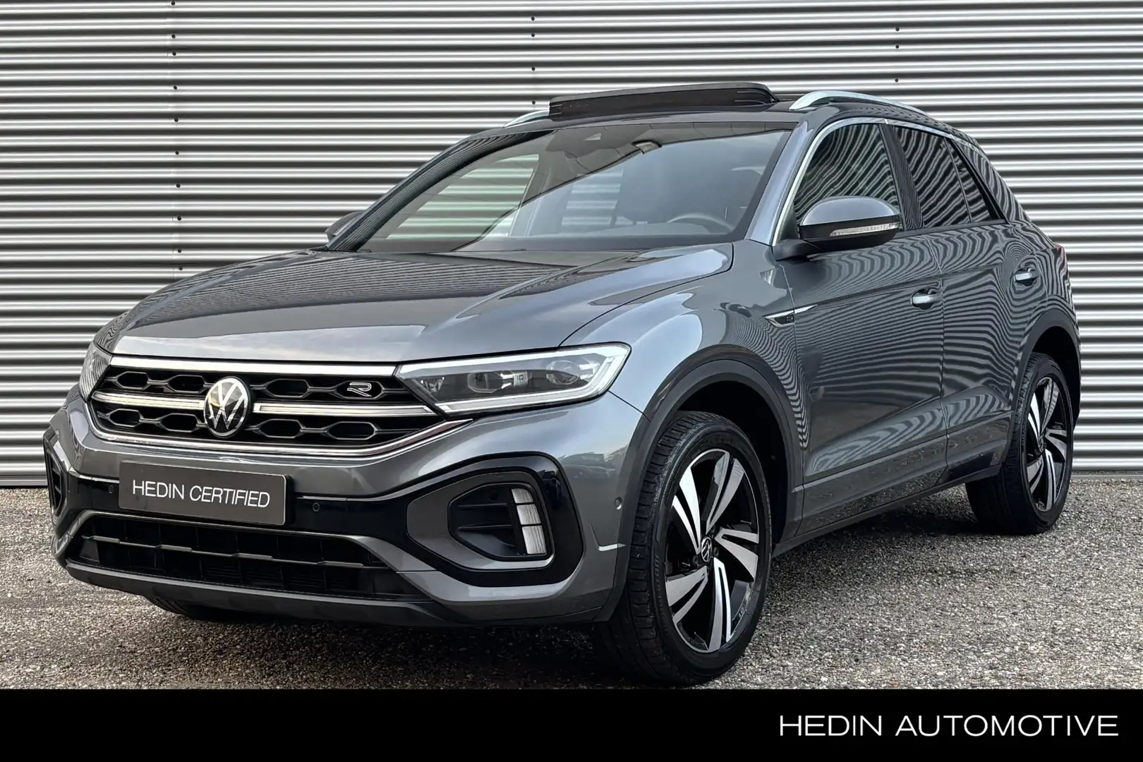 Volkswagen T-Roc 1.5 TSI R-Line / Electrisch Schuifdak / Keyless en Grijs - 1