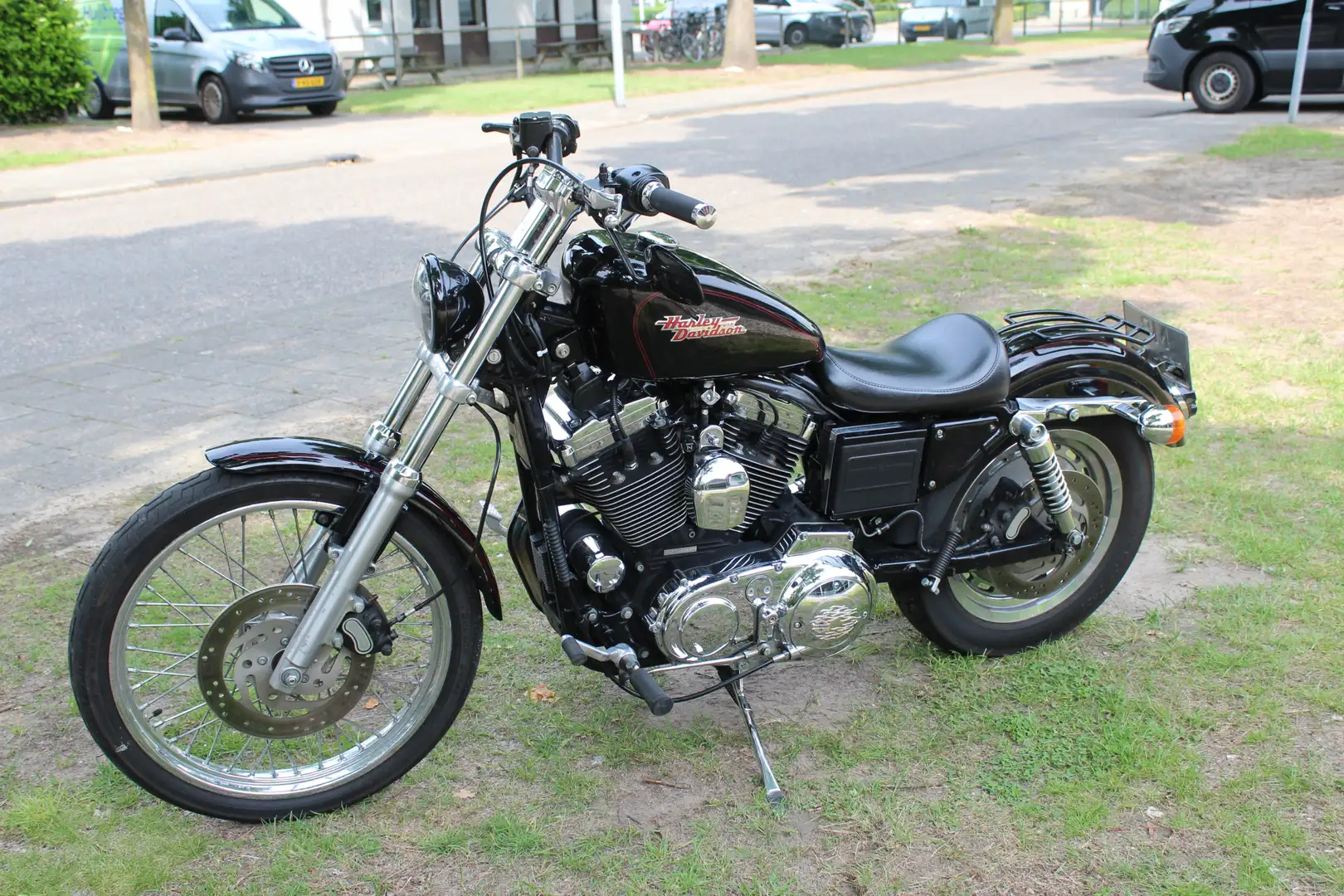 Harley-Davidson XL 1200 Sportster Custom Černá - 2
