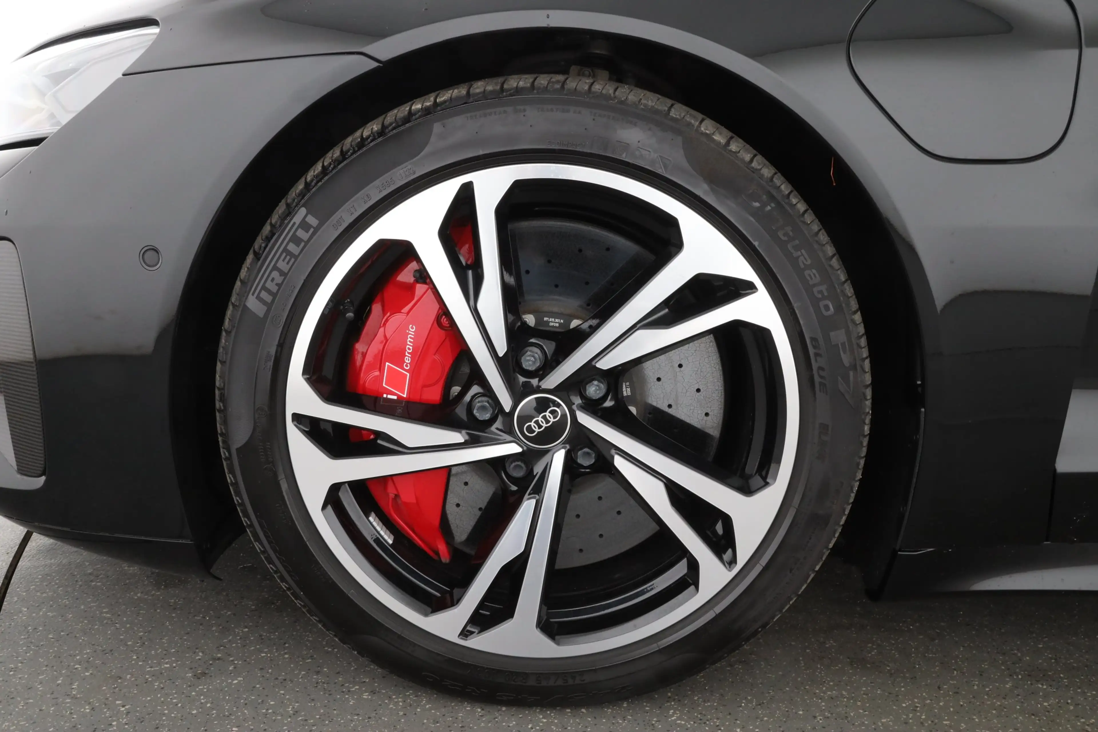 Audi RS e-tron GT quattro | MMI NAVI PLUS | PANO | — photo 8