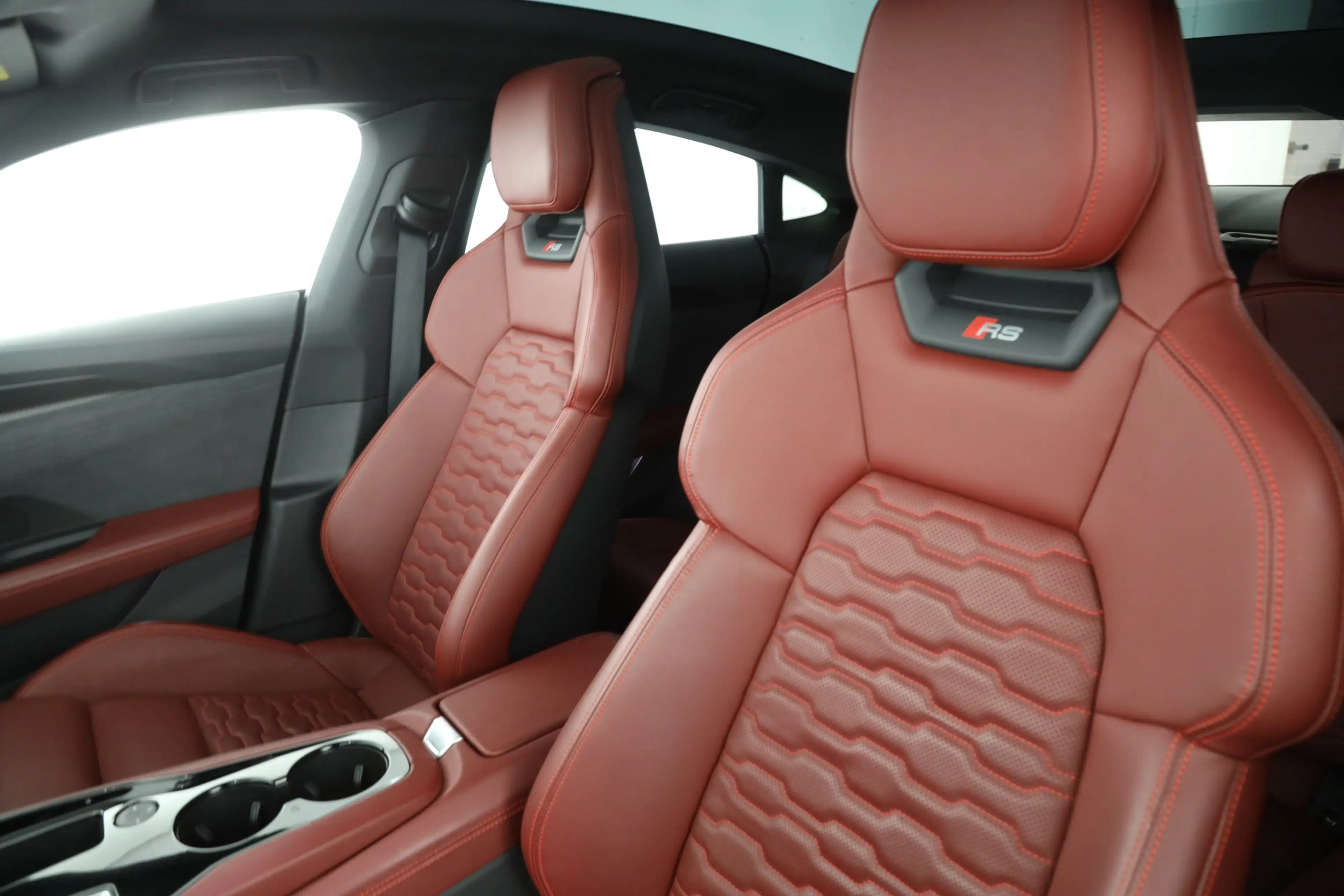 Audi RS e-tron GT quattro | MMI NAVI PLUS | PANO | — photo 12