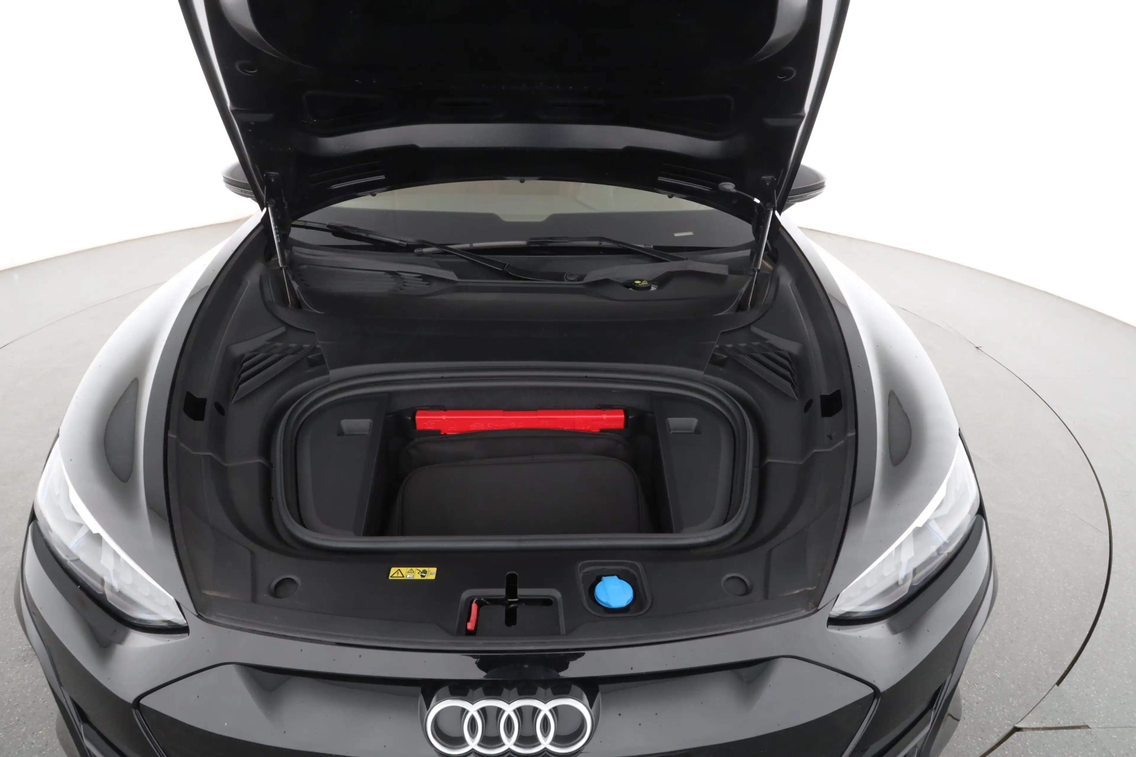 Audi RS e-tron GT quattro | MMI NAVI PLUS | PANO | — photo 9