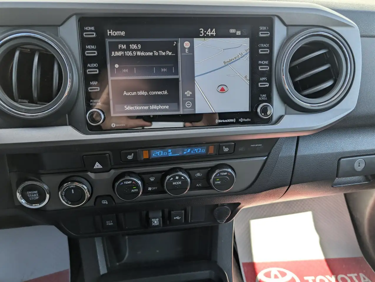 Toyota Tacoma снимка Toyota Tacoma