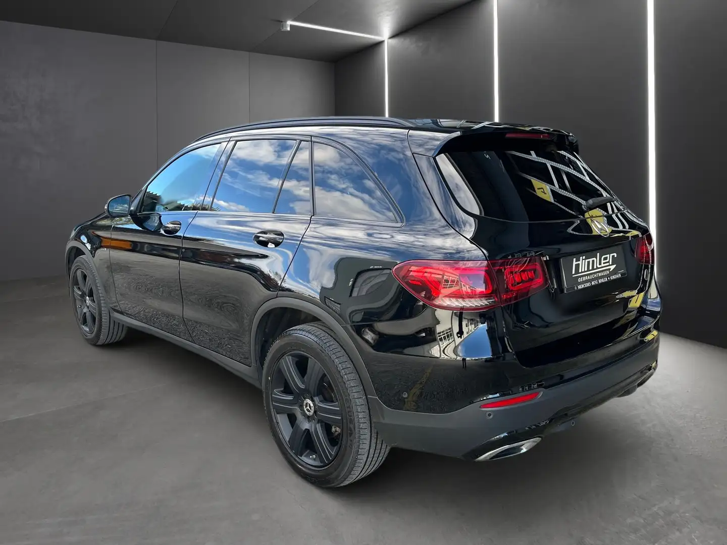 Mercedes-Benz GLC 300 e 4M Schwarz - 2