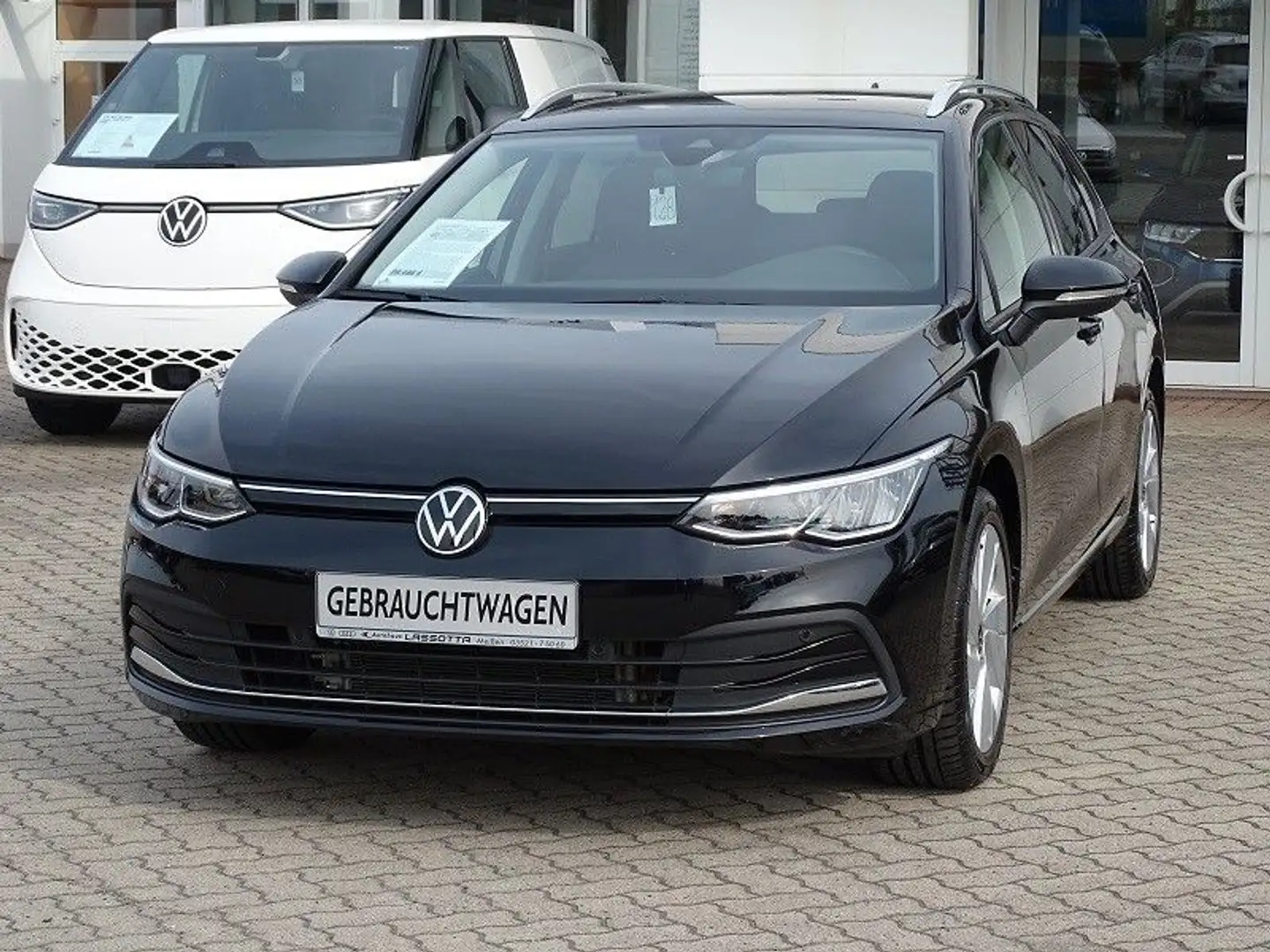 Volkswagen Golf Variant 1.5 TSI Move - LED / Navi / AHZV Zwart - 2