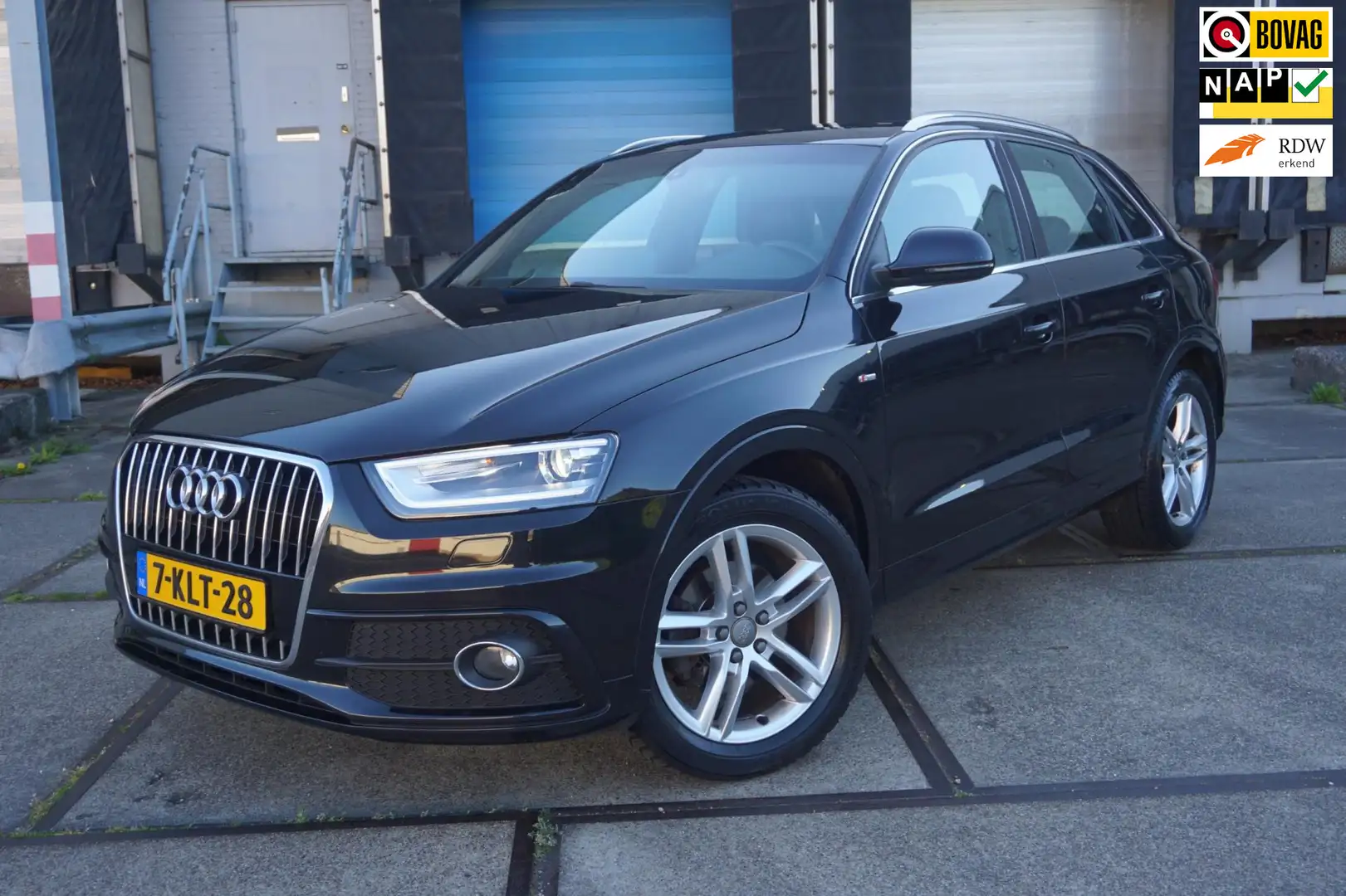 Audi Q3 2.0 TFSI quattro S Edition Zwart - 1