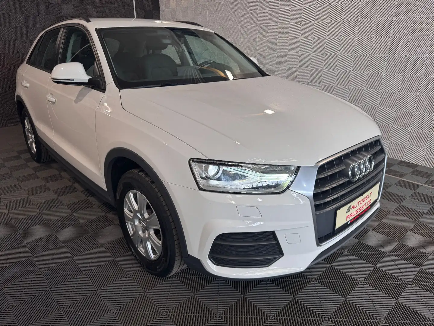 Audi Q3 *S-TRONIC*AHK-TEMPOMAT-NAVI-KLIMA.A-XENON-LM Blanc - 1
