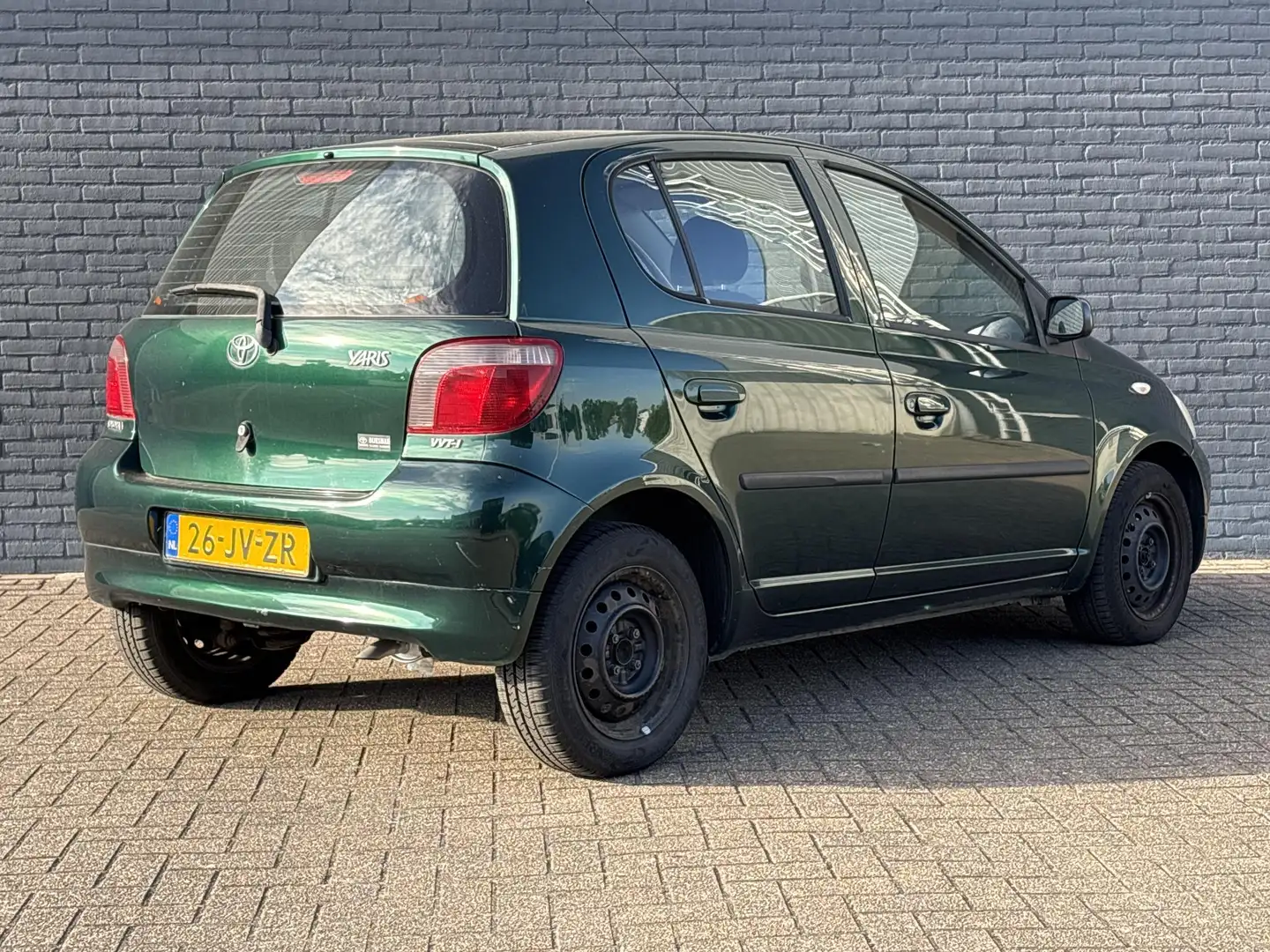 Toyota Yaris 1.3-16V VVT-i Sol | 5 Deurs | Airco | Groen - 2