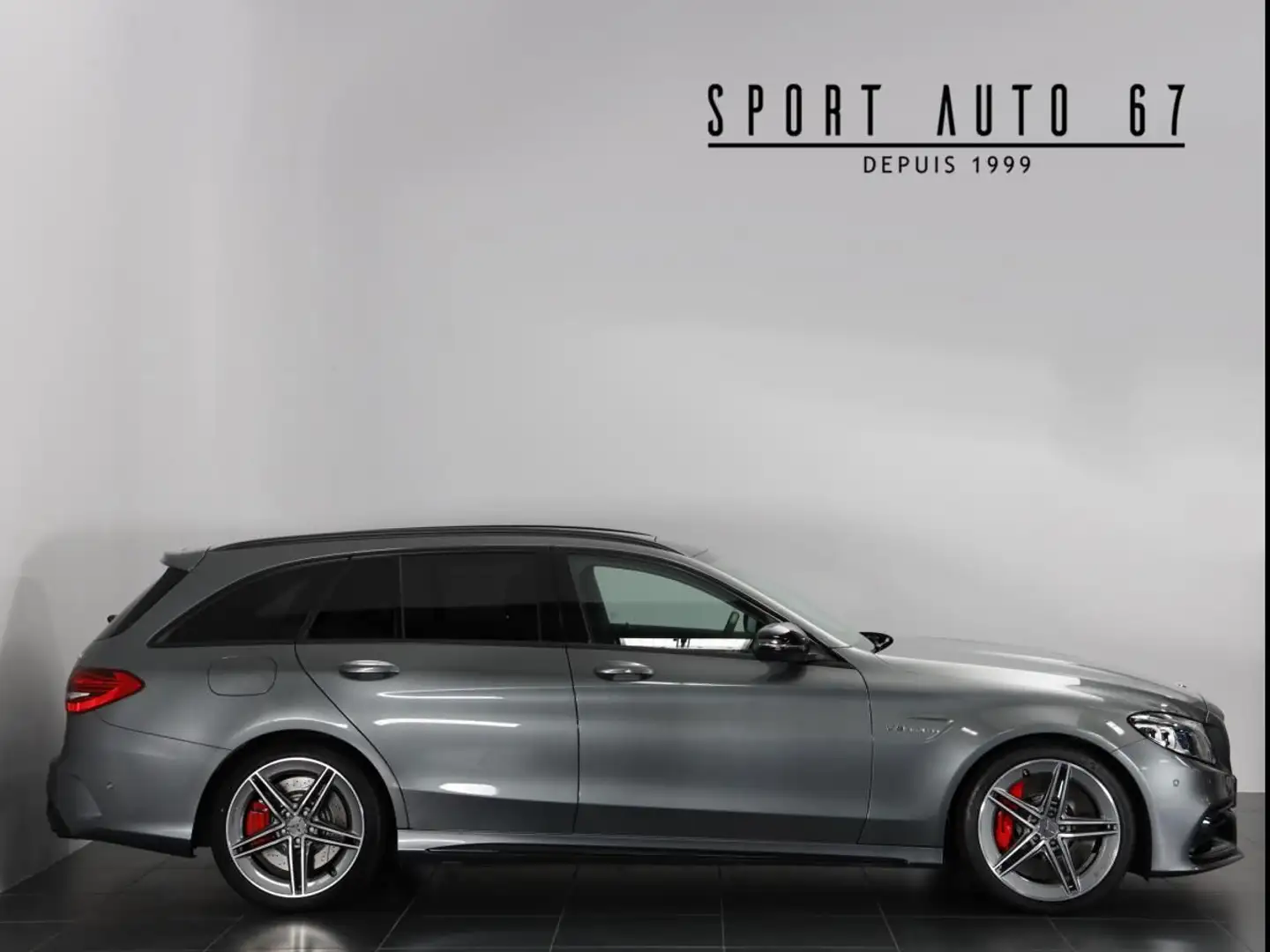 Mercedes-Benz C 63 AMG C63 S AMG V8 4.0L bi turbo - 2