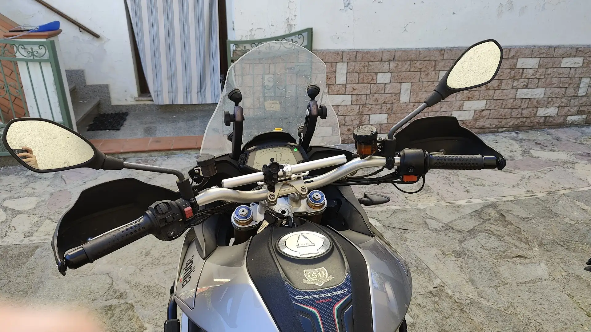 Aprilia Caponord 1200 Plateado - 2