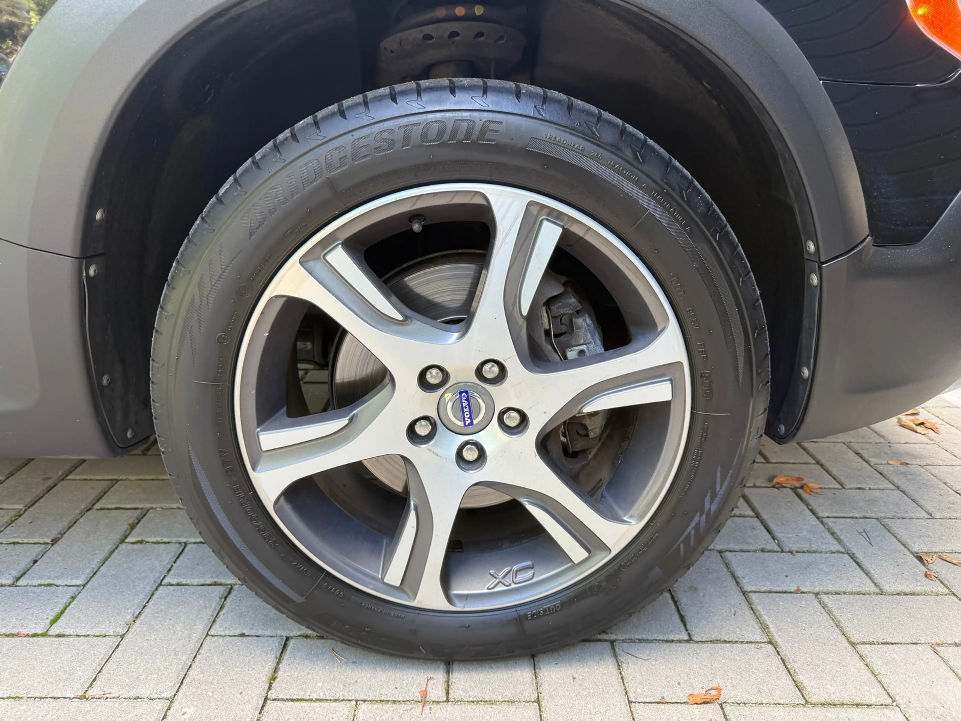 Volvo XC70 2.4 D5 Nordic+ — photo 2