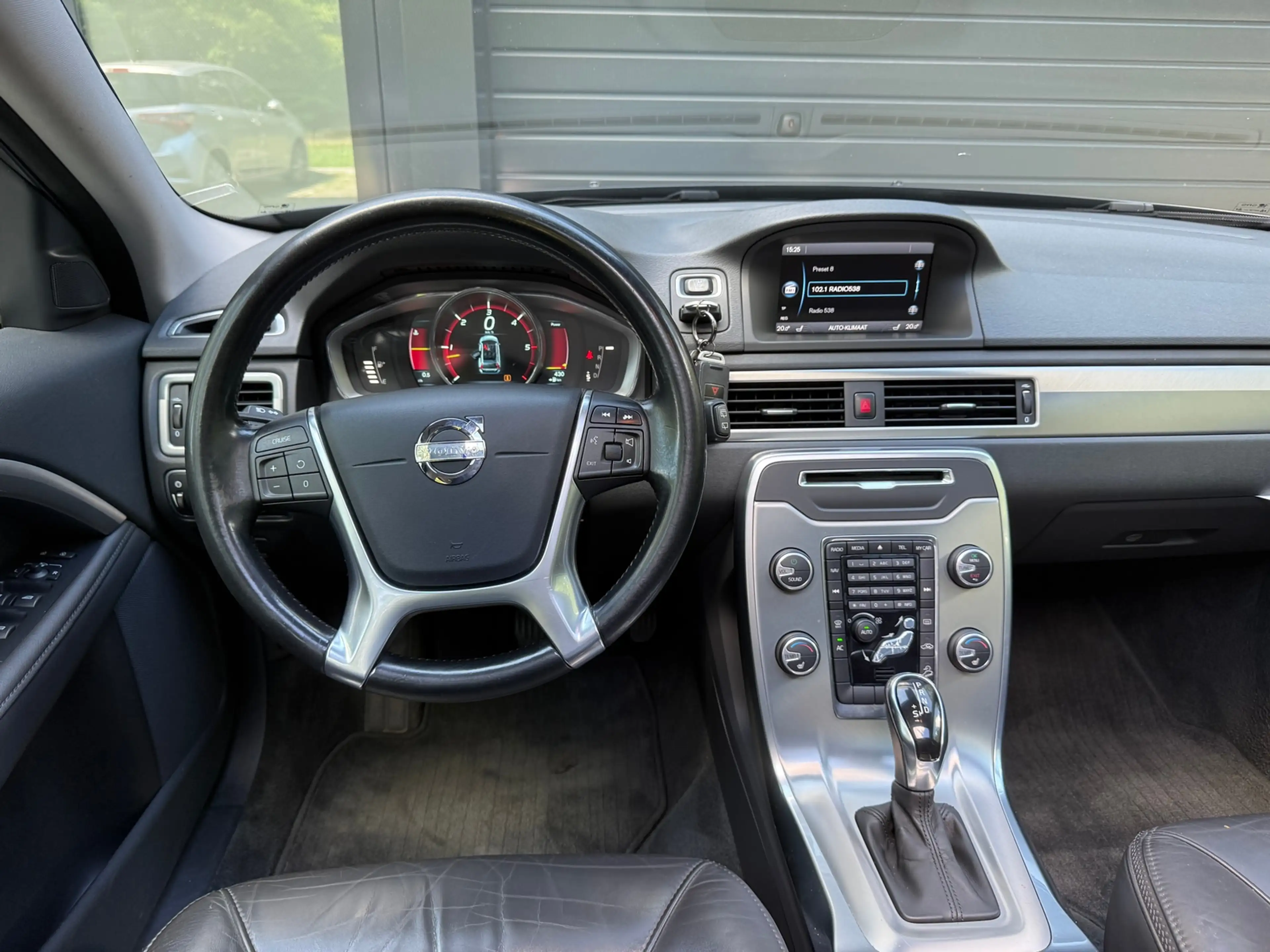 Volvo XC70 2.4 D5 Nordic+ — photo 13