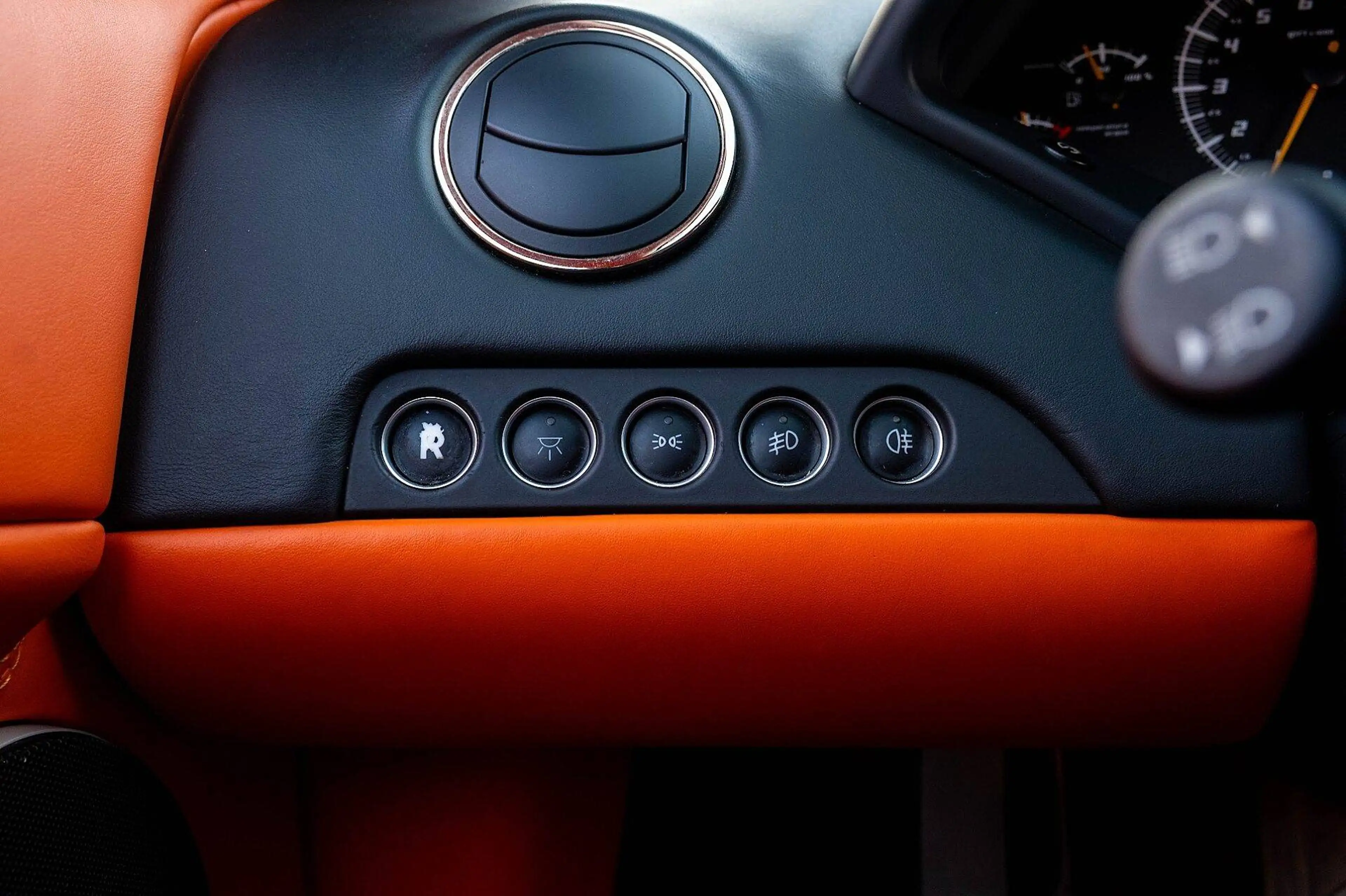 Lamborghini Murciélago Murciélago LP640 | Special order leather interior with Q citura diamond stitching — photo 26