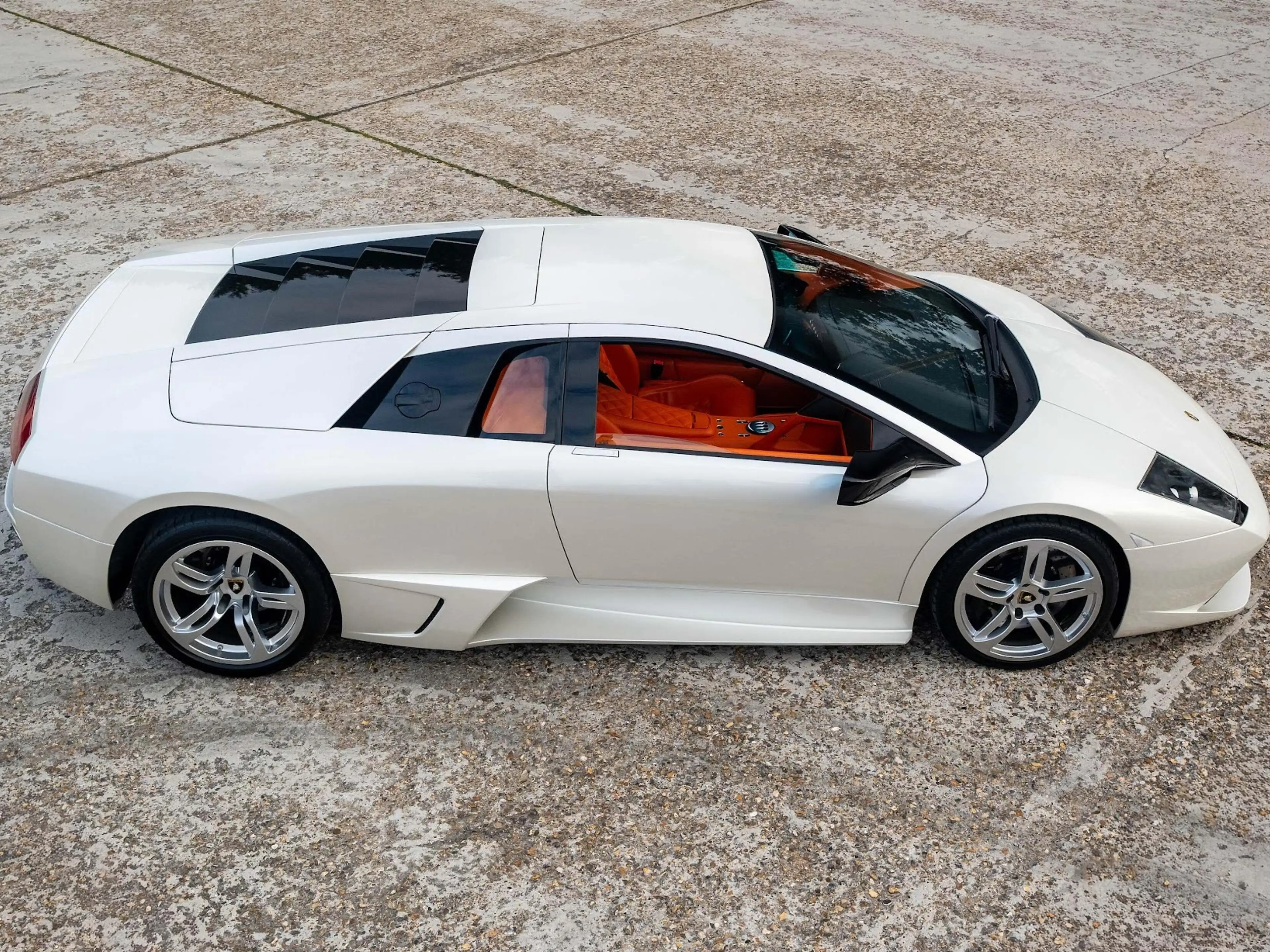Lamborghini Murciélago Murciélago LP640 | Special order leather interior with Q citura diamond stitching — photo 6