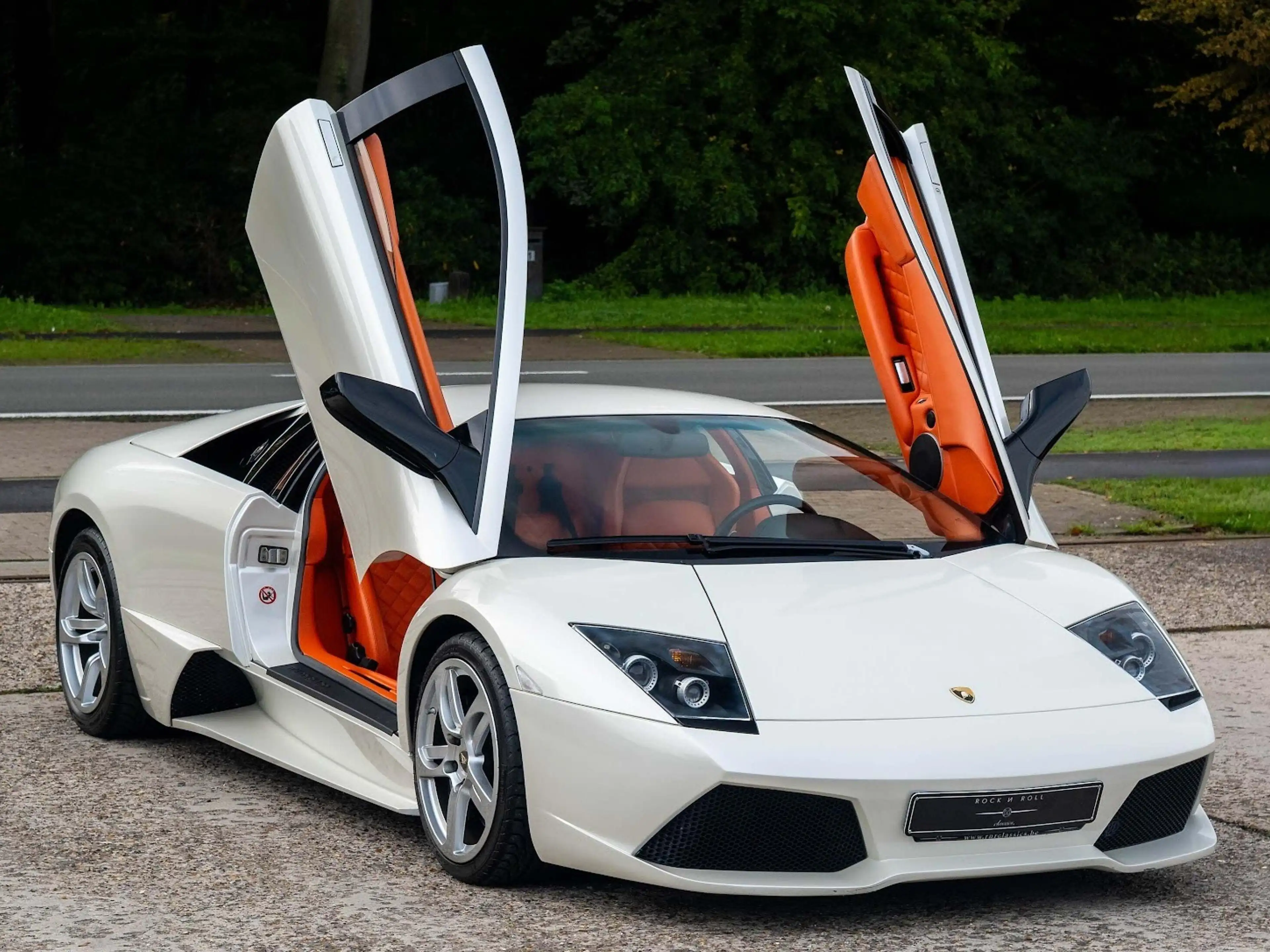 Lamborghini Murciélago Murciélago LP640 | Special order leather interior with Q citura diamond stitching — photo 11