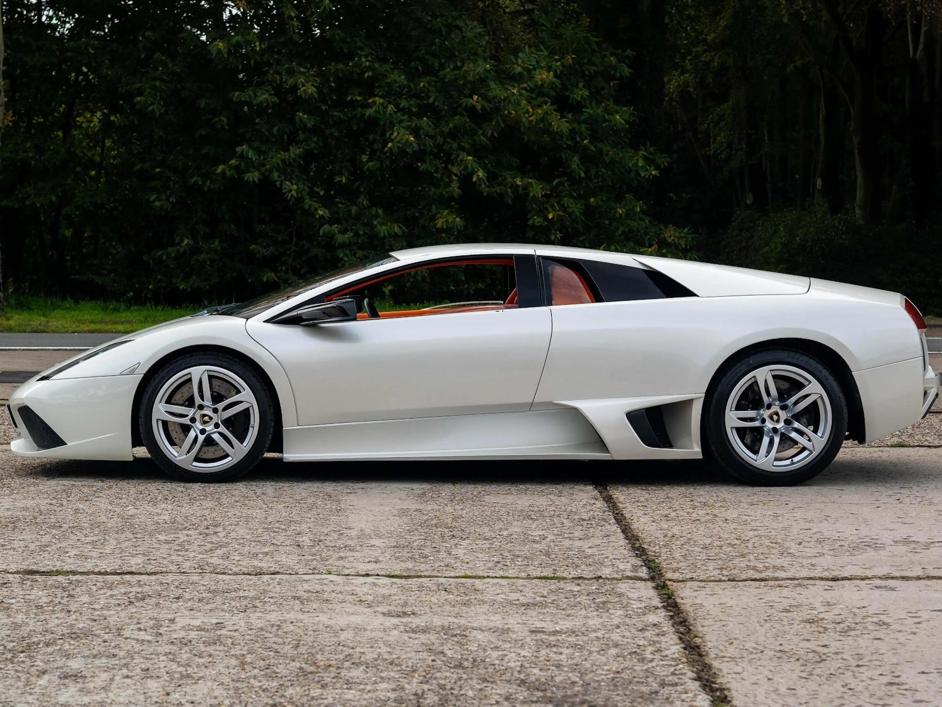 Lamborghini Murciélago Murciélago LP640 | Special order leather interior with Q citura diamond stitching — photo 10