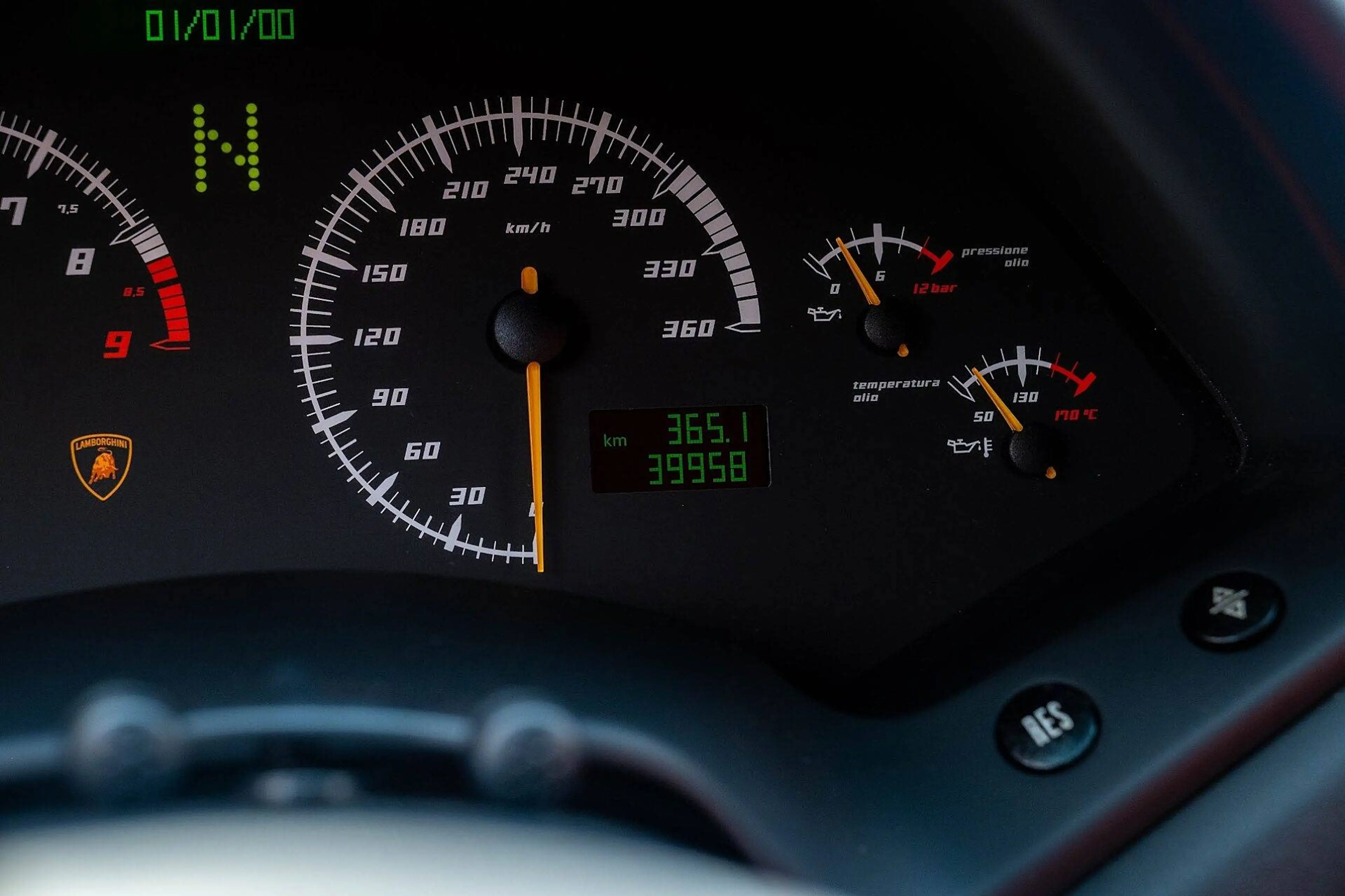Lamborghini Murciélago Murciélago LP640 | Special order leather interior with Q citura diamond stitching — photo 21