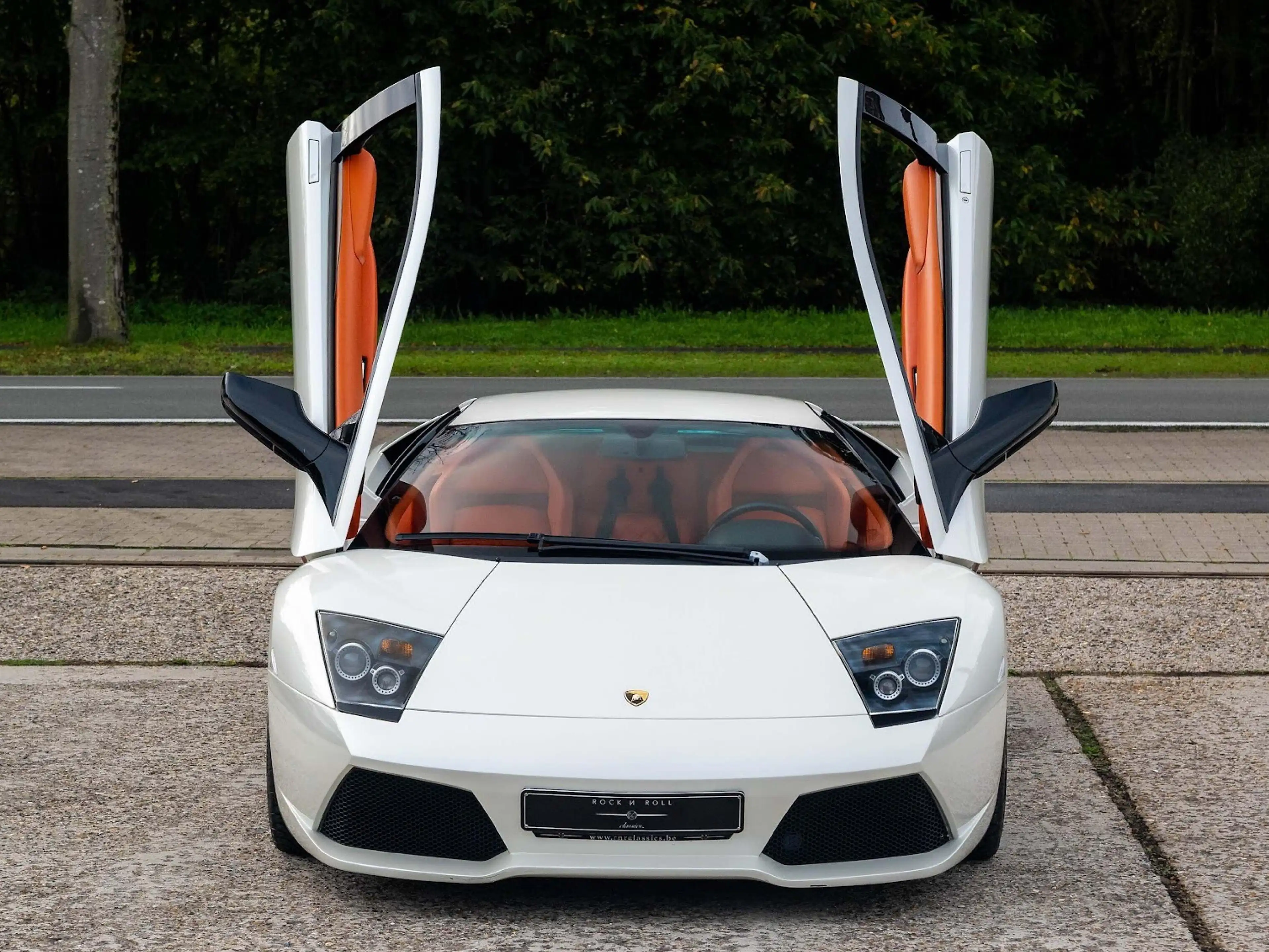 Lamborghini Murciélago Murciélago LP640 | Special order leather interior with Q citura diamond stitching — photo 12