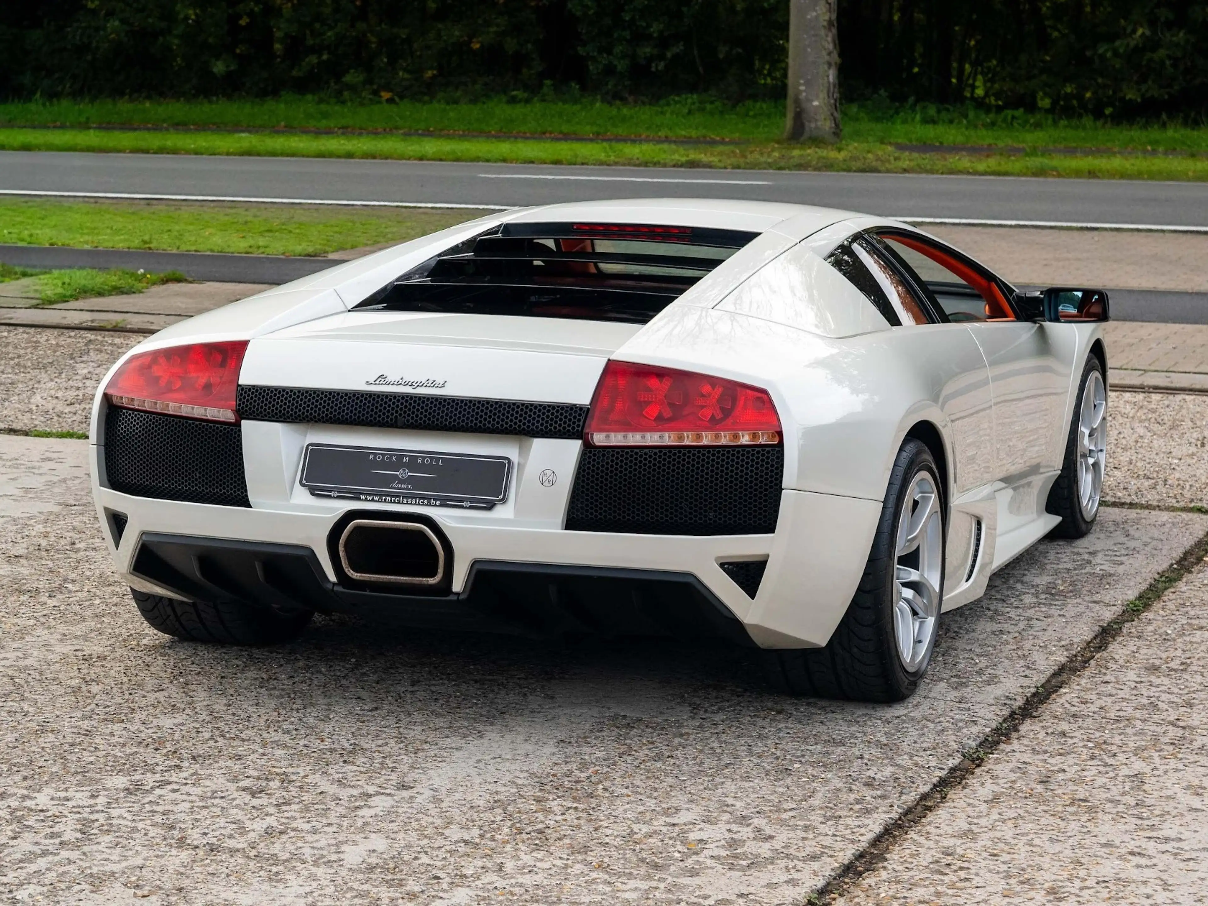Lamborghini Murciélago Murciélago LP640 | Special order leather interior with Q citura diamond stitching — photo 16