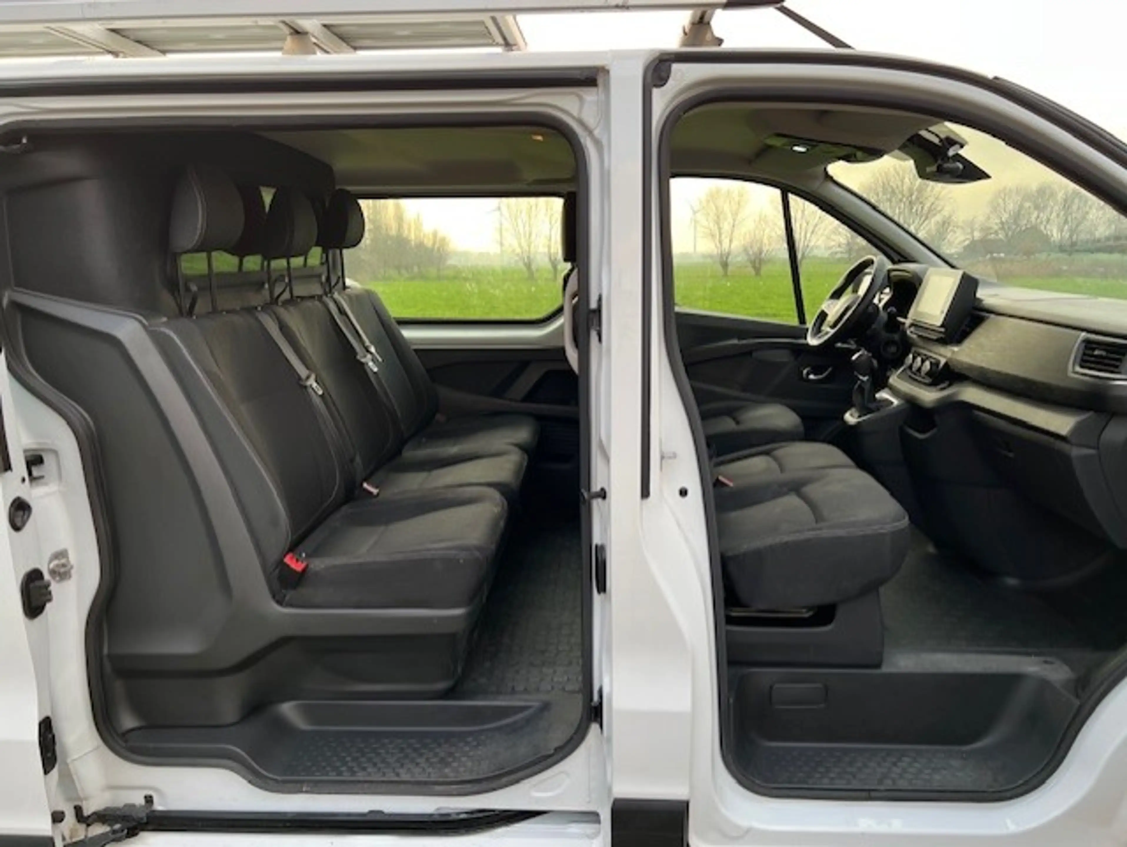 Renault Trafic 2.0 diesel AUT DUB CAB 6PL H1L2 *Apps*Cam*Sensoren*Airco*Trekhaak* — photo 7