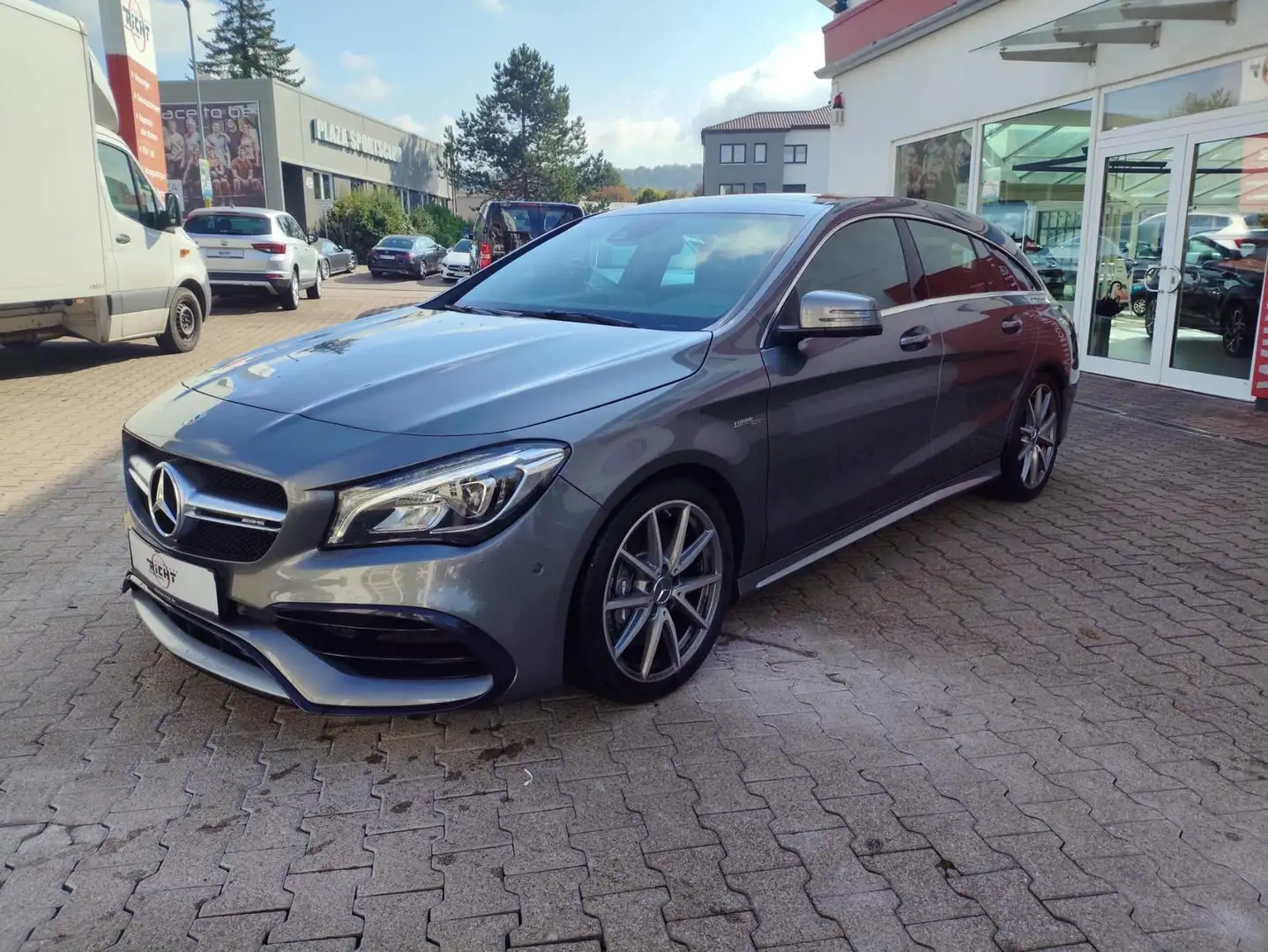 Mercedes-Benz CLA 45 AMG Shooting Brake Navi Pano SHZ PDC Gris - 2