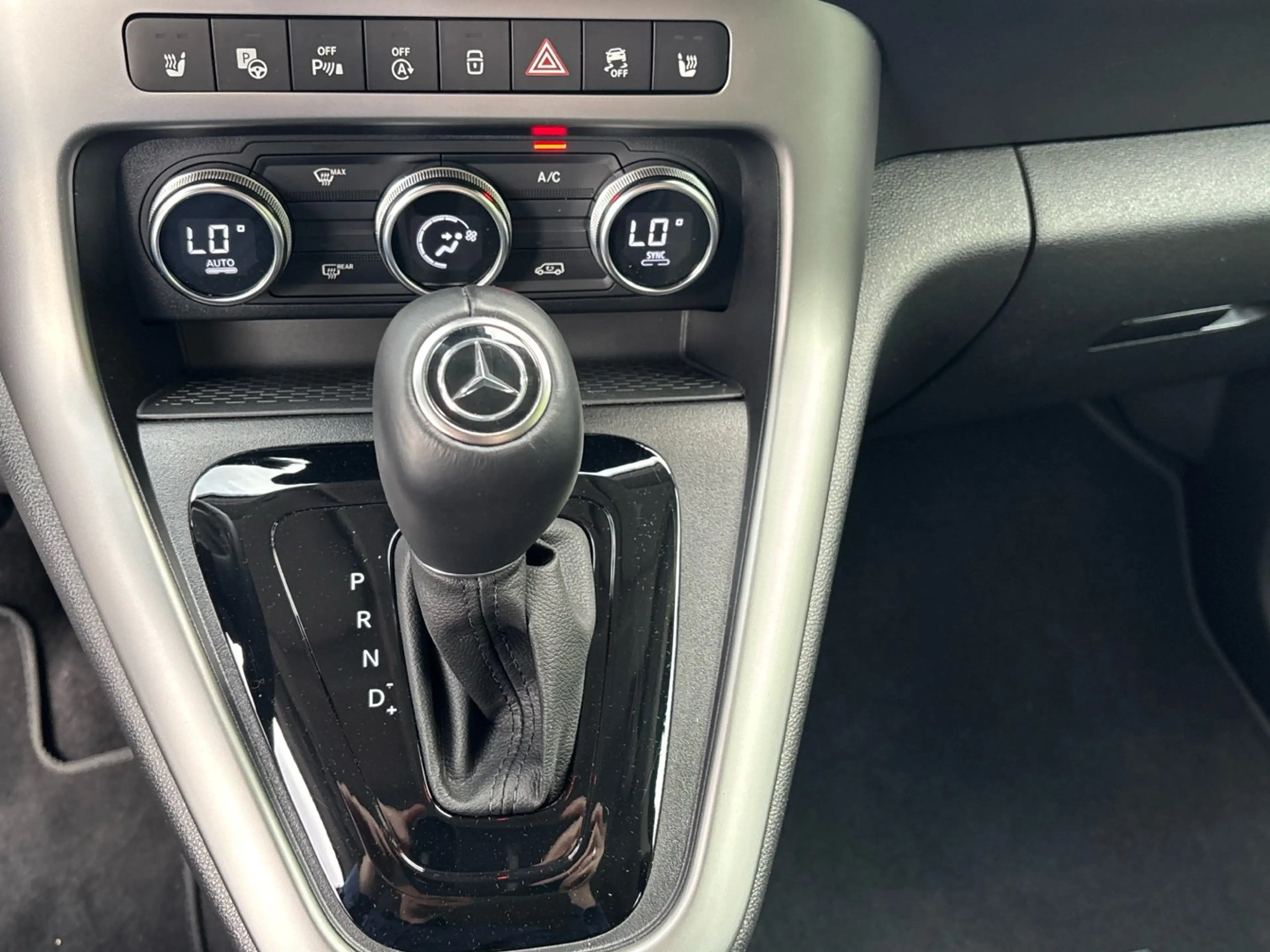 Mercedes-Benz T-Class T 180 d Progressive LED Kamera KEYLESS-GO AHK 7G — photo 15