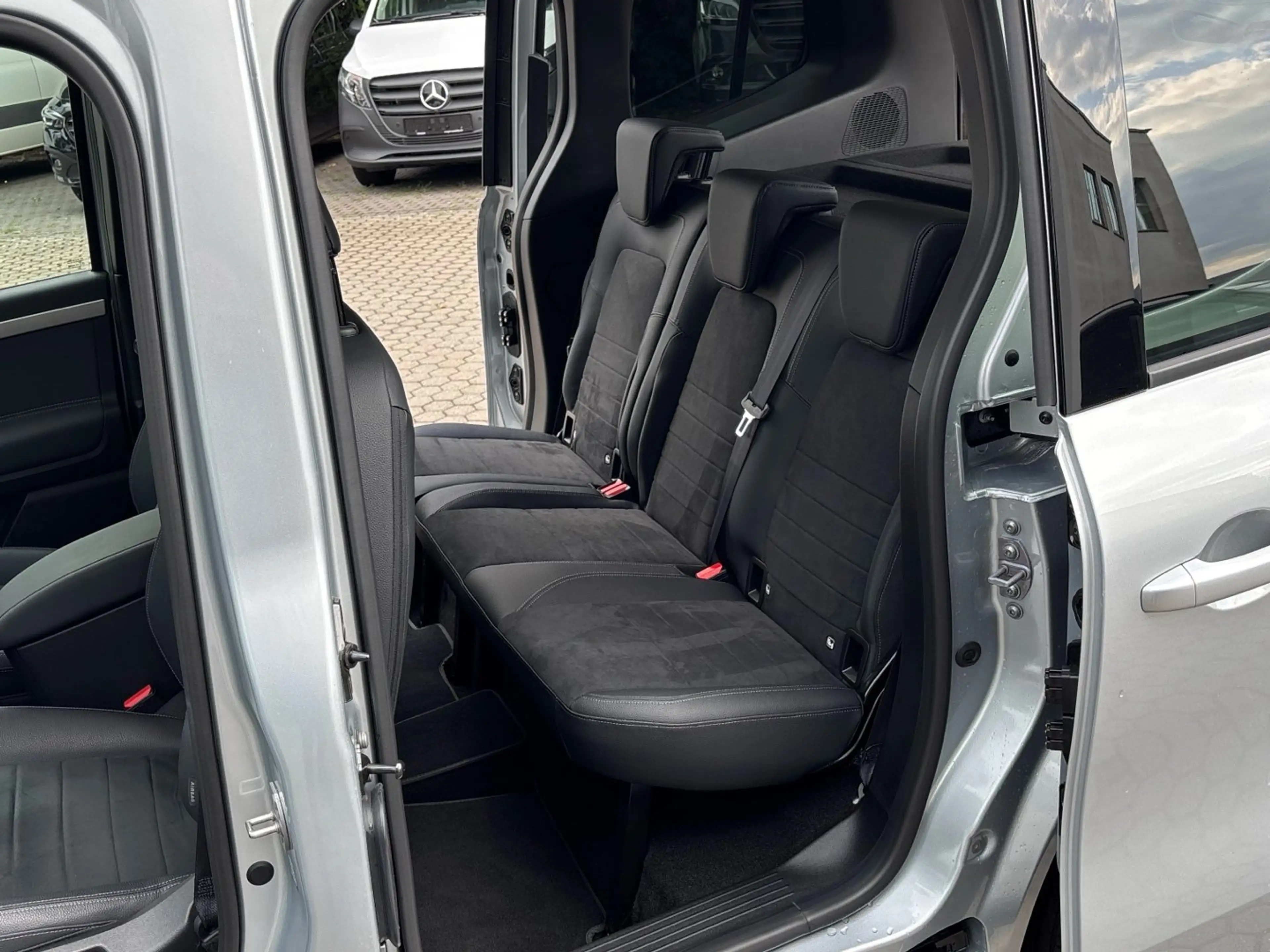 Mercedes-Benz T-Class T 180 d Progressive LED Kamera KEYLESS-GO AHK 7G — photo 9